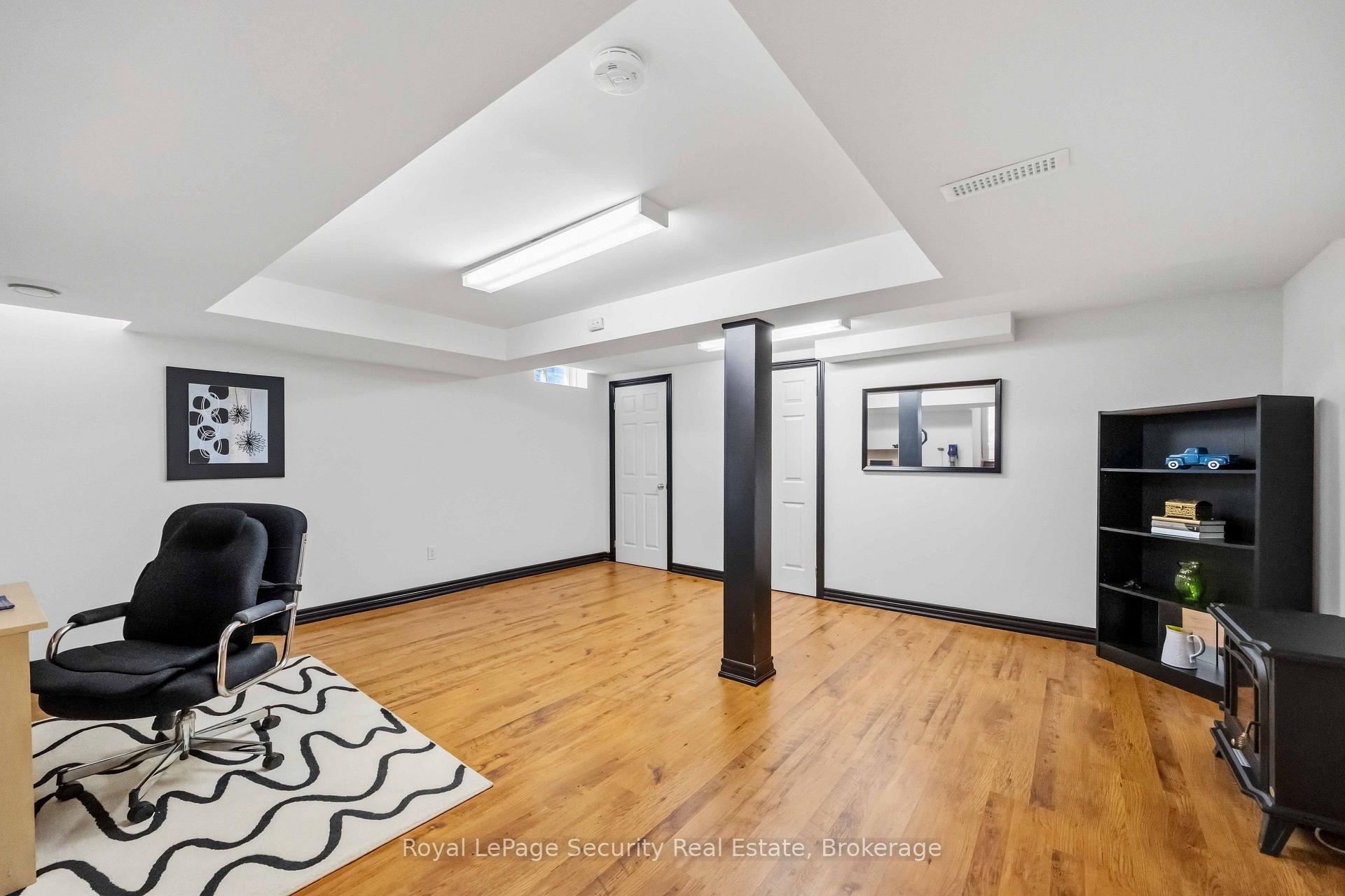 Photo 40 of 46 Birchway Place, Halton Hills, Acton — HOMEH
