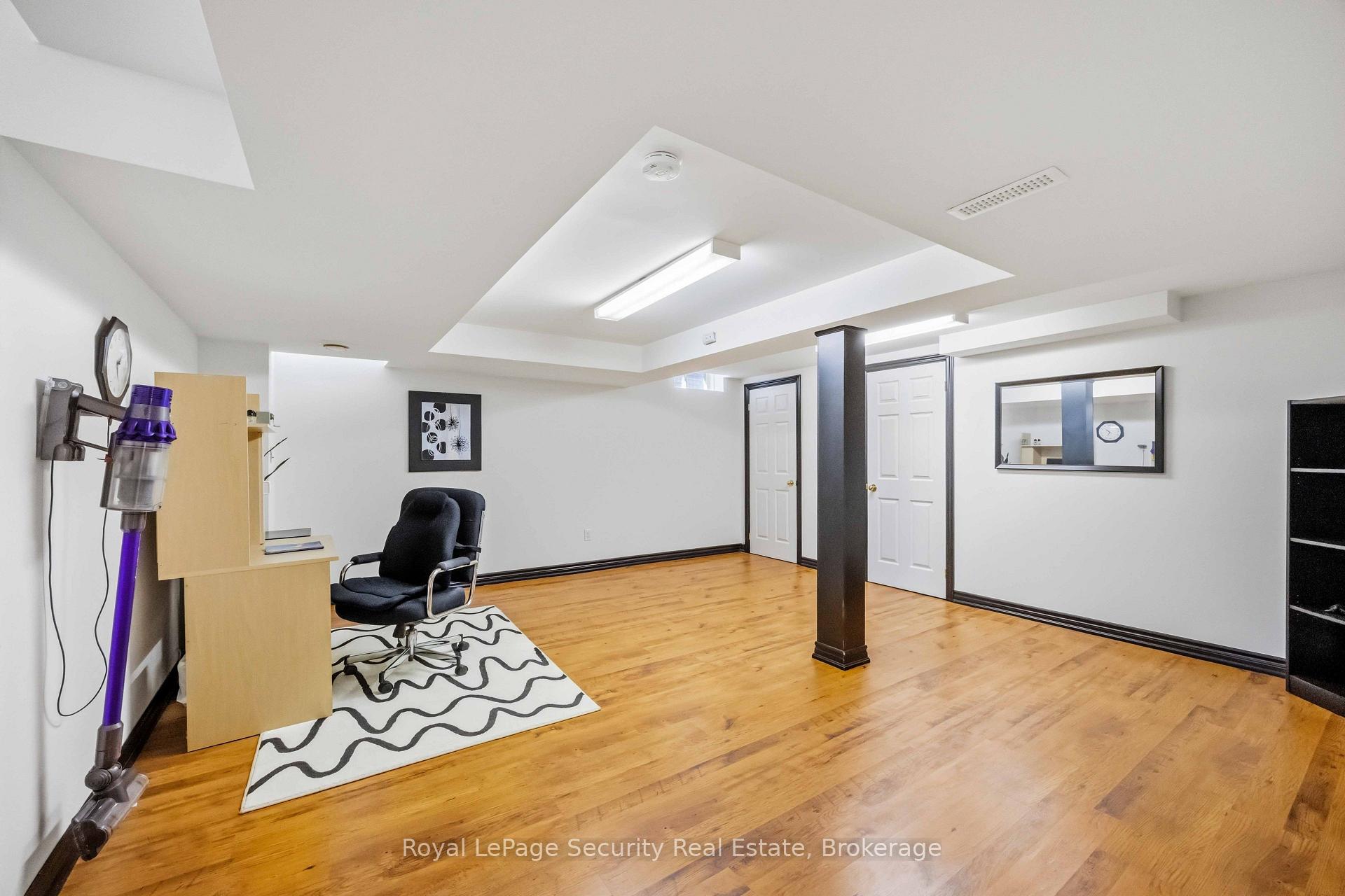 Photo 43 of 46 Birchway Place, Halton Hills, Acton — HOMEH