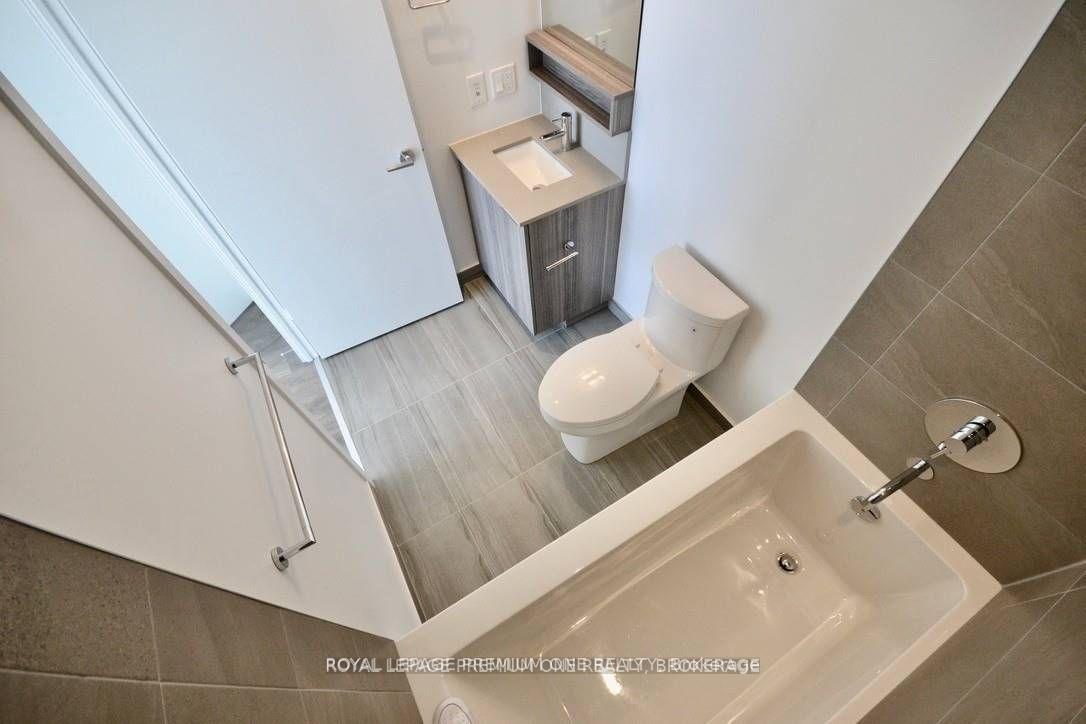Photo 11 of 5 Buttermill Avenue, Vaughan, Vaughan Corporate Centre — HOMEH