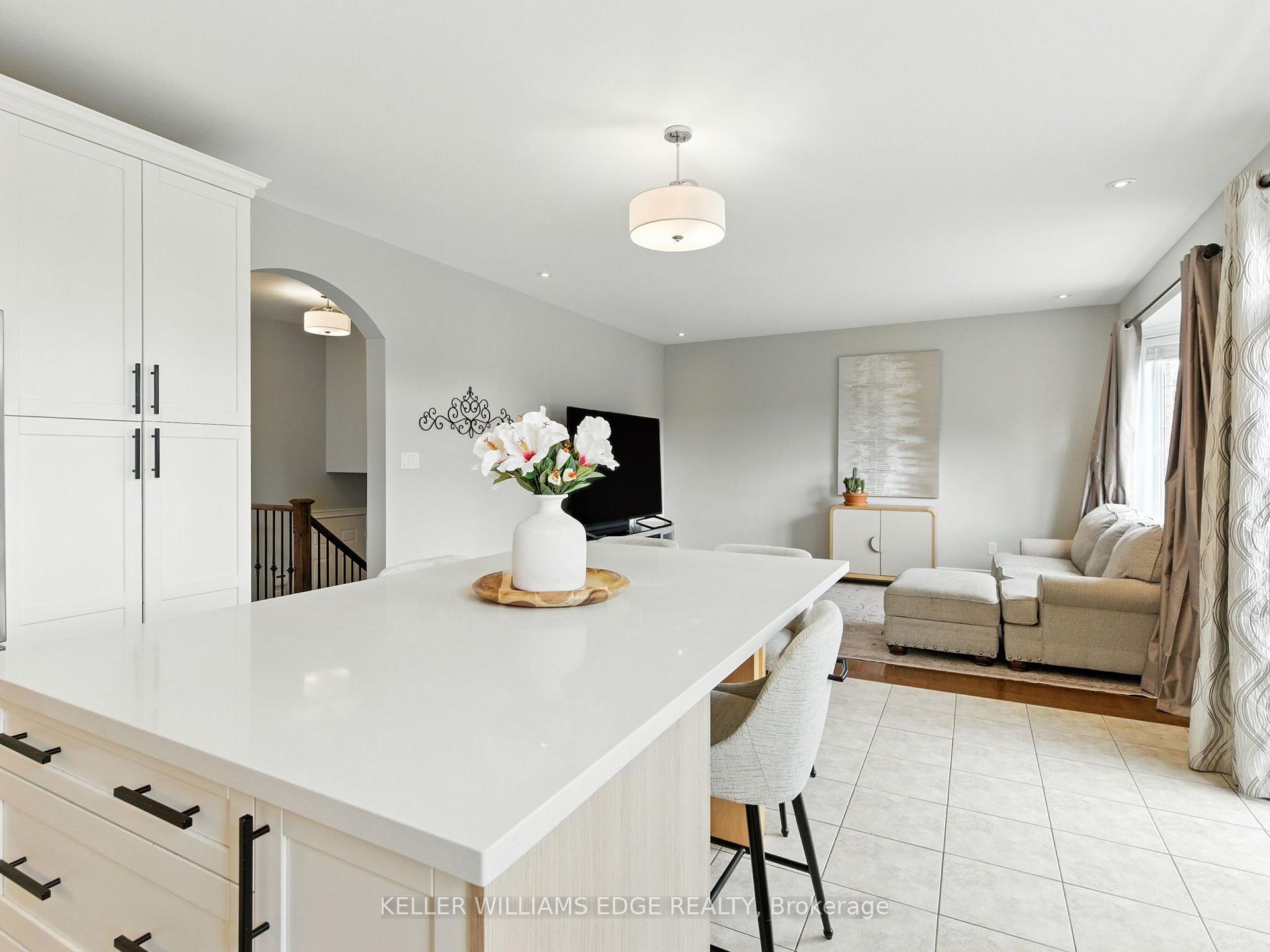 Photo 10 of 200 Giddings Crescent, Milton, Scott — HOMEH