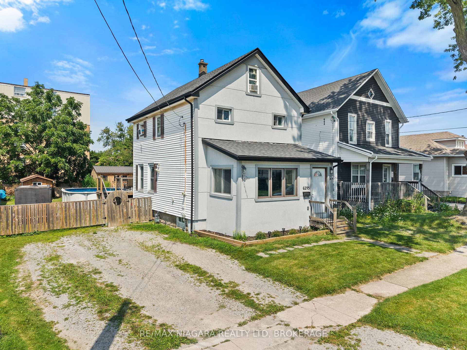 Photo 2 of 6293 Bellevue Street, Niagara Falls, Morrison — HOMEH