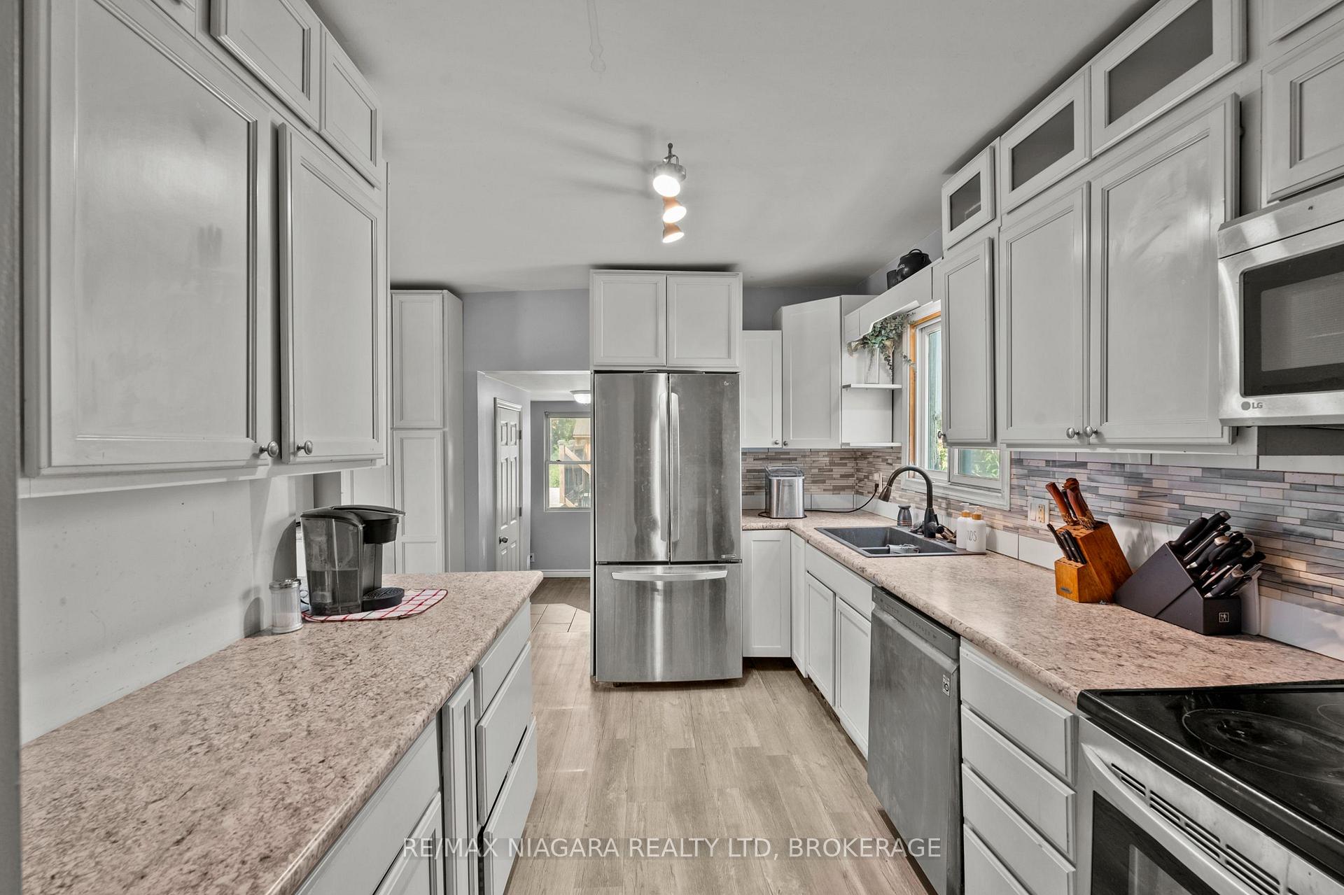 Photo 9 of 6293 Bellevue Street, Niagara Falls, Morrison — HOMEH