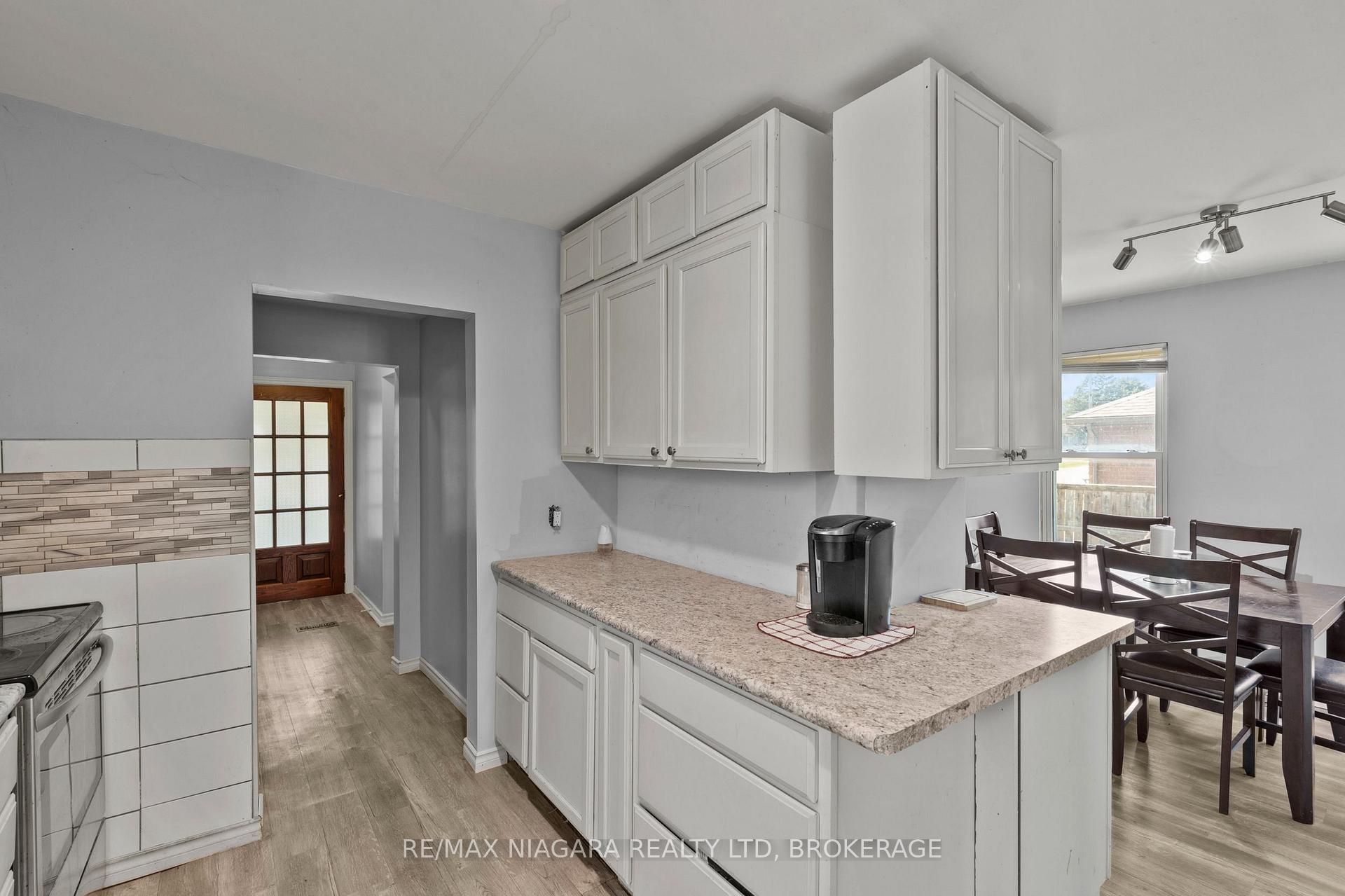 Photo 11 of 6293 Bellevue Street, Niagara Falls, Morrison — HOMEH