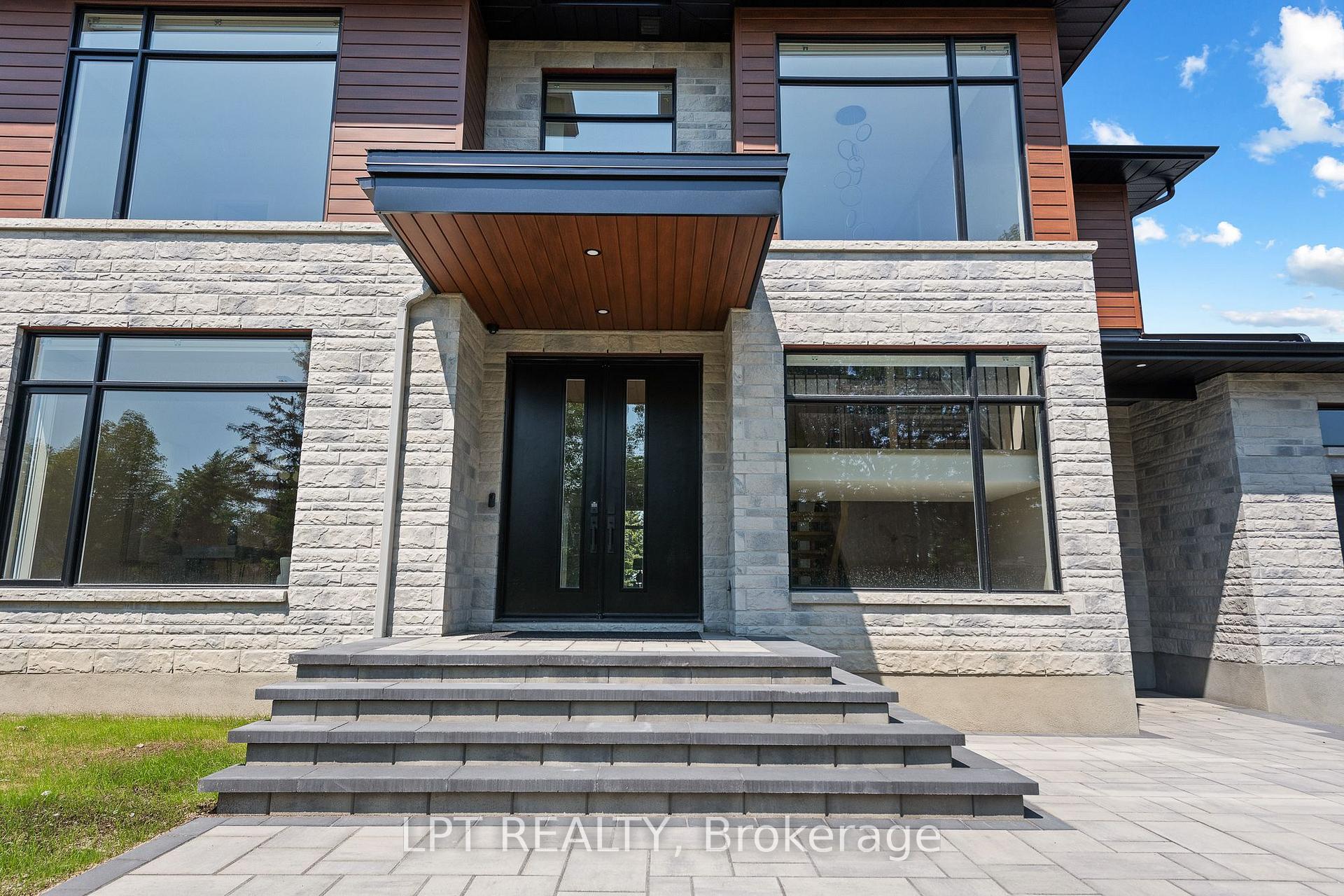 Photo 2 of 15 Briggs Avenue, Ottawa, Pineglen/Country Place — HOMEH