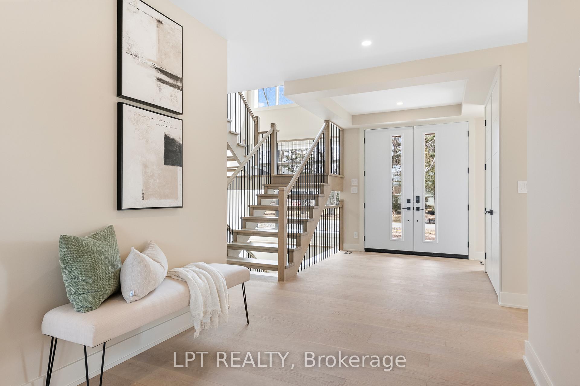 Photo 4 of 15 Briggs Avenue, Ottawa, Pineglen/Country Place — HOMEH