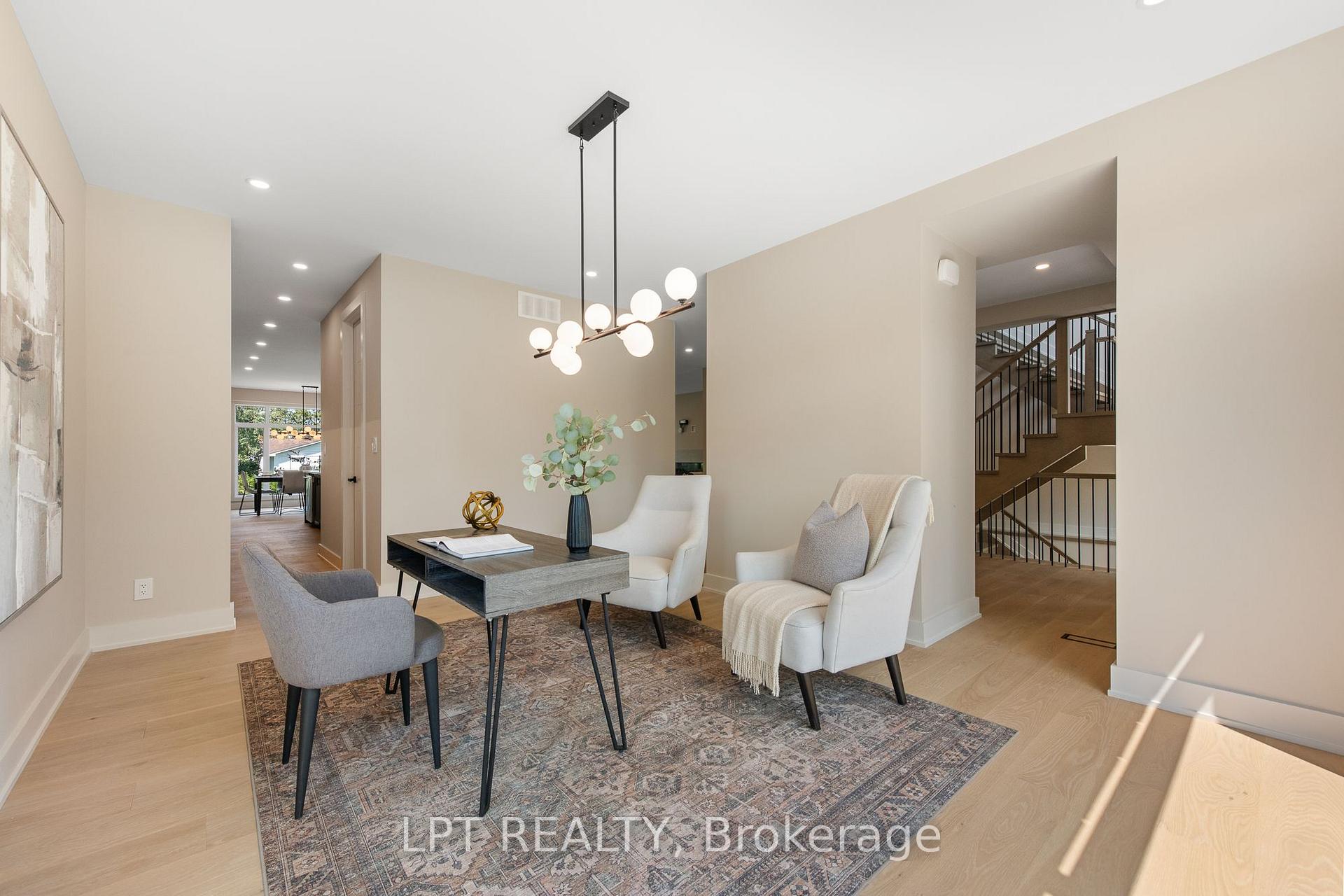 Photo 8 of 15 Briggs Avenue, Ottawa, Pineglen/Country Place — HOMEH