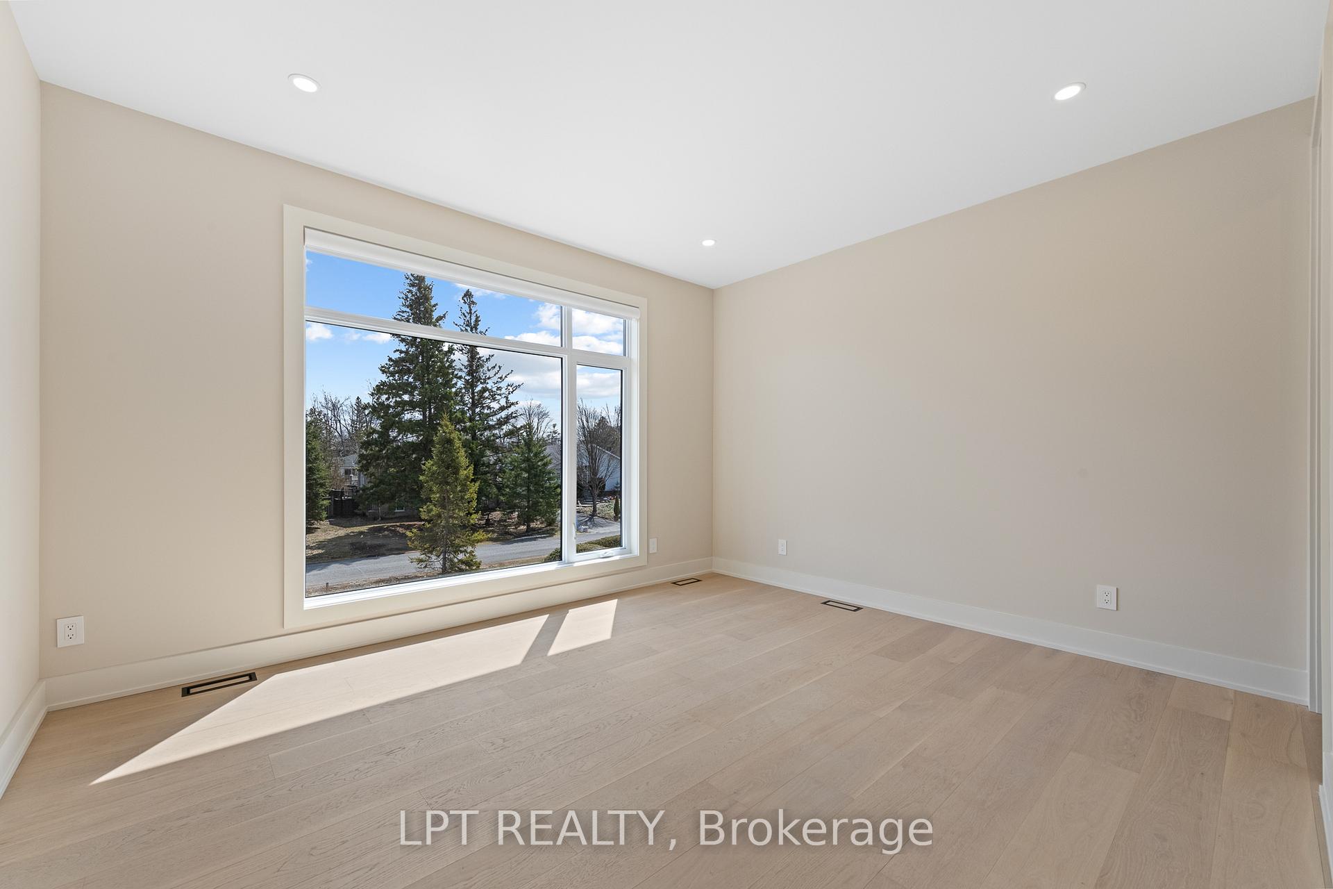Photo 36 of 15 Briggs Avenue, Ottawa, Pineglen/Country Place — HOMEH