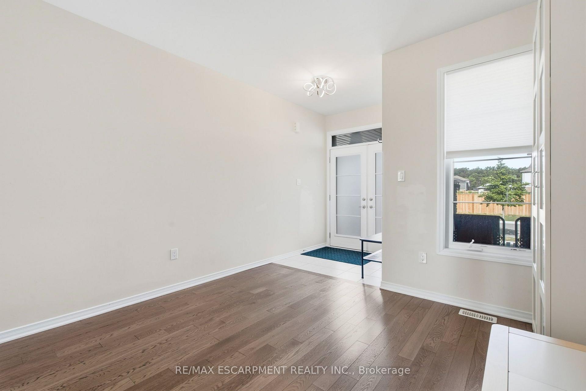 Photo 5 of 8 Magdalena Street, Hamilton, Stoney Creek Mountain — HOMEH