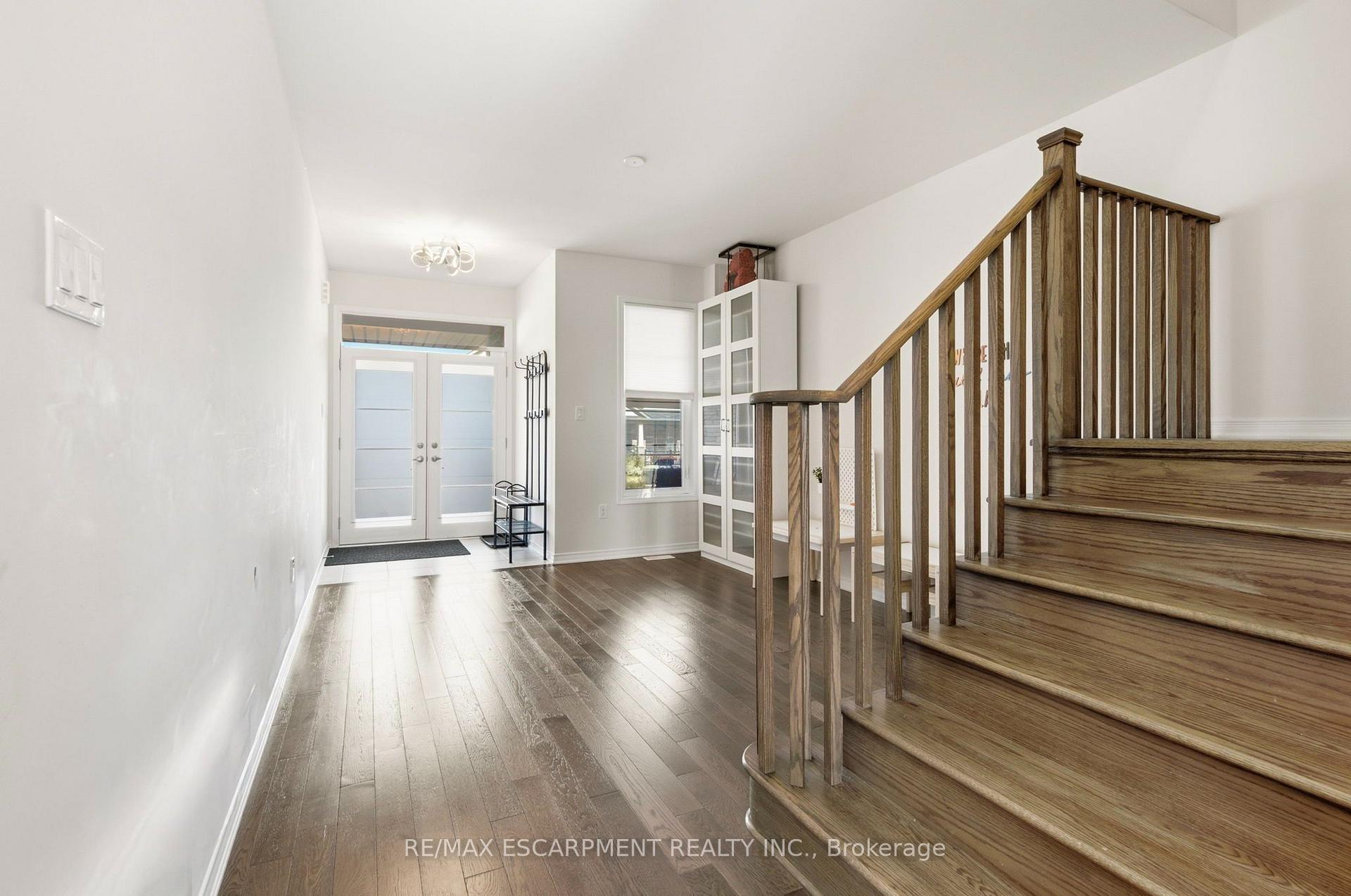 Photo 6 of 8 Magdalena Street, Hamilton, Stoney Creek Mountain — HOMEH