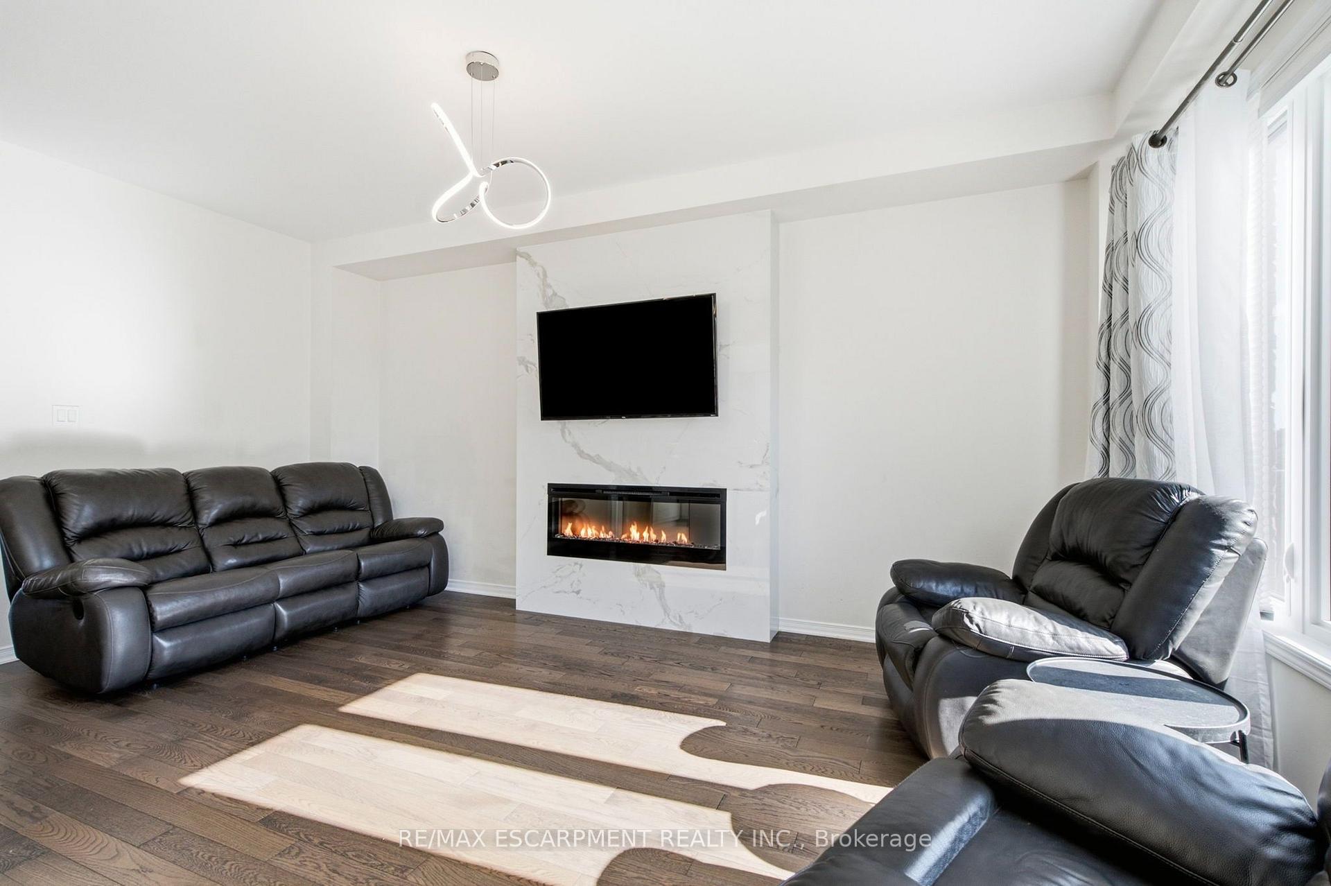 Photo 7 of 8 Magdalena Street, Hamilton, Stoney Creek Mountain — HOMEH