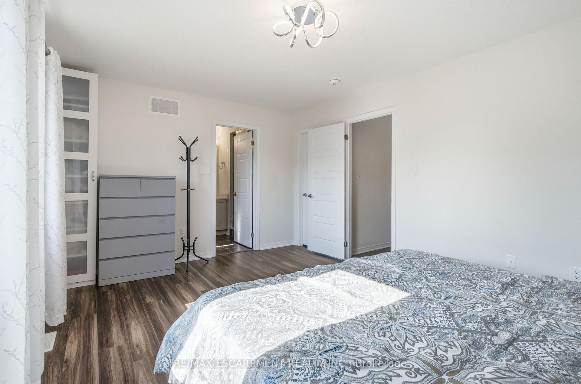 Photo 18 of 8 Magdalena Street, Hamilton, Stoney Creek Mountain — HOMEH