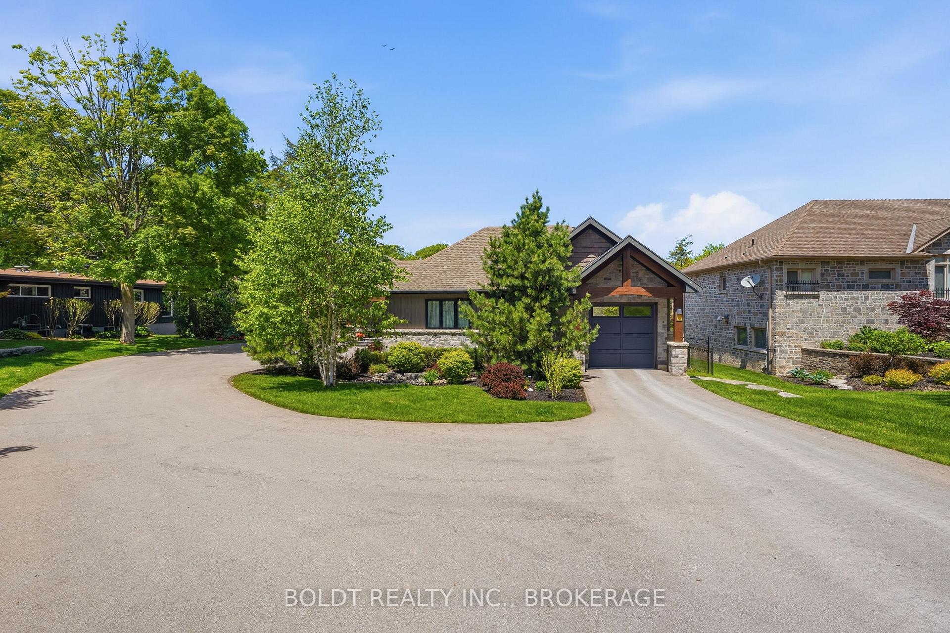 Photo 3 of 99 Donjon Boulevard, Norfolk, Port Dover — HOMEH