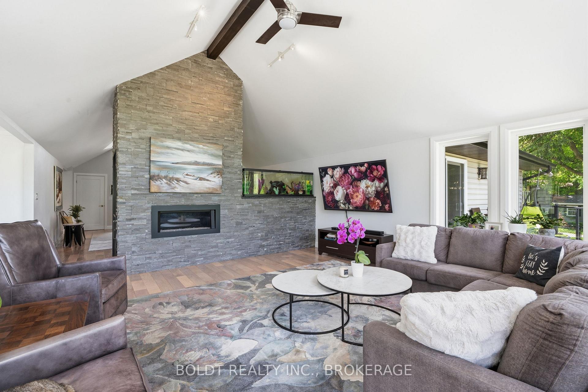 Photo 8 of 99 Donjon Boulevard, Norfolk, Port Dover — HOMEH