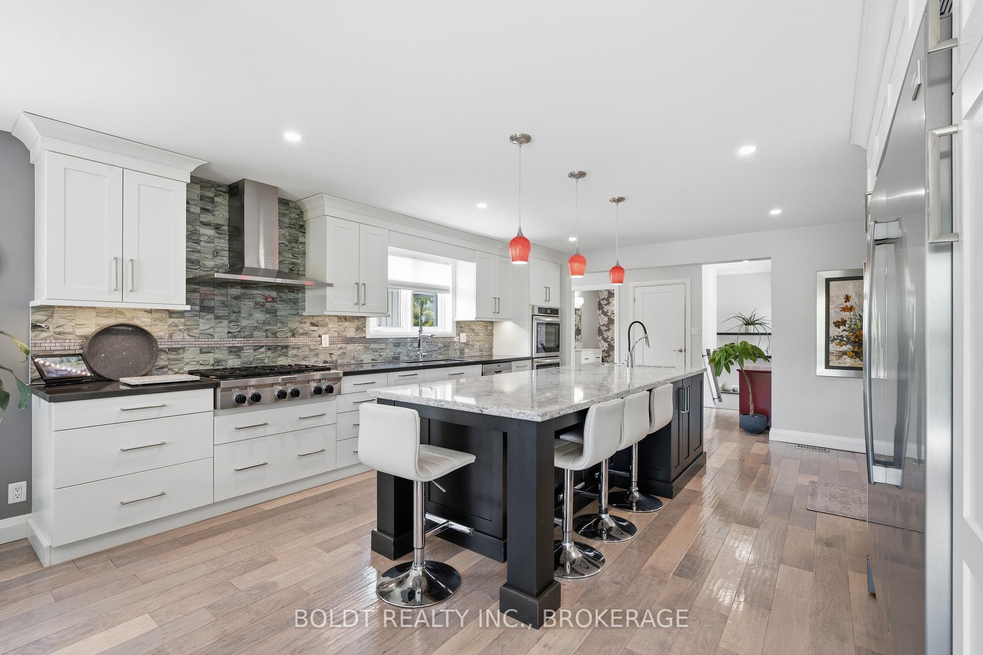 Photo 10 of 99 Donjon Boulevard, Norfolk, Port Dover — HOMEH