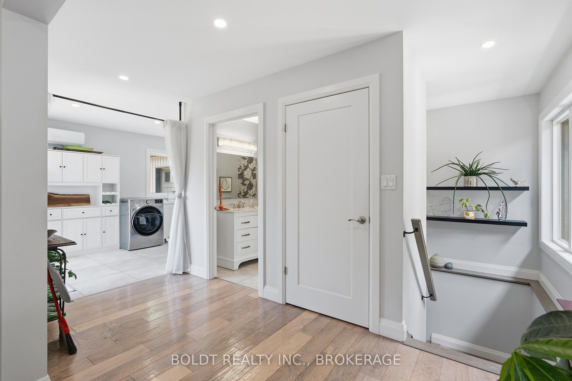 Photo 14 of 99 Donjon Boulevard, Norfolk, Port Dover — HOMEH
