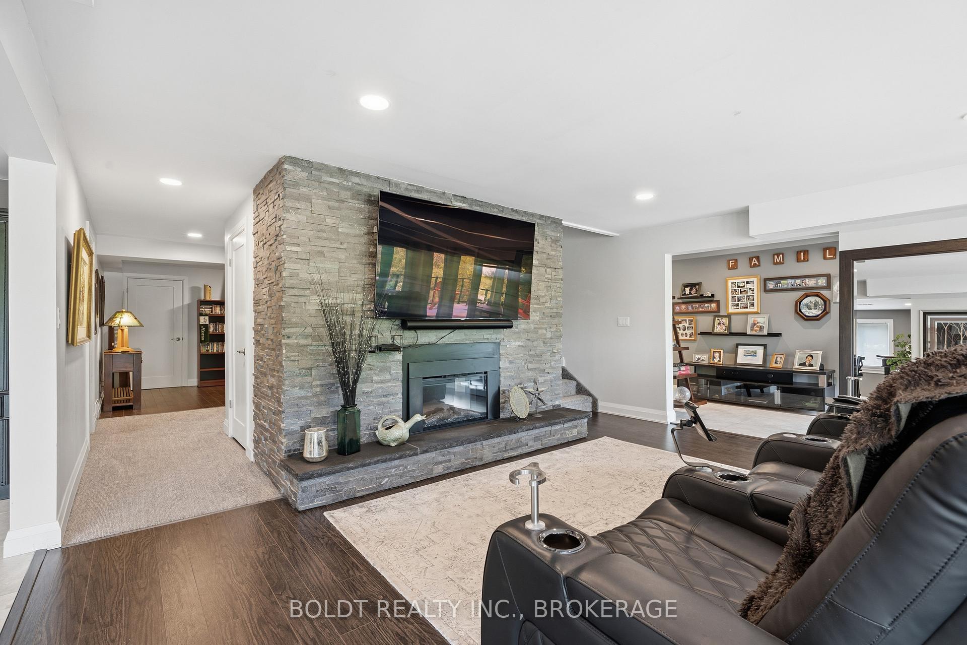 Photo 17 of 99 Donjon Boulevard, Norfolk, Port Dover — HOMEH
