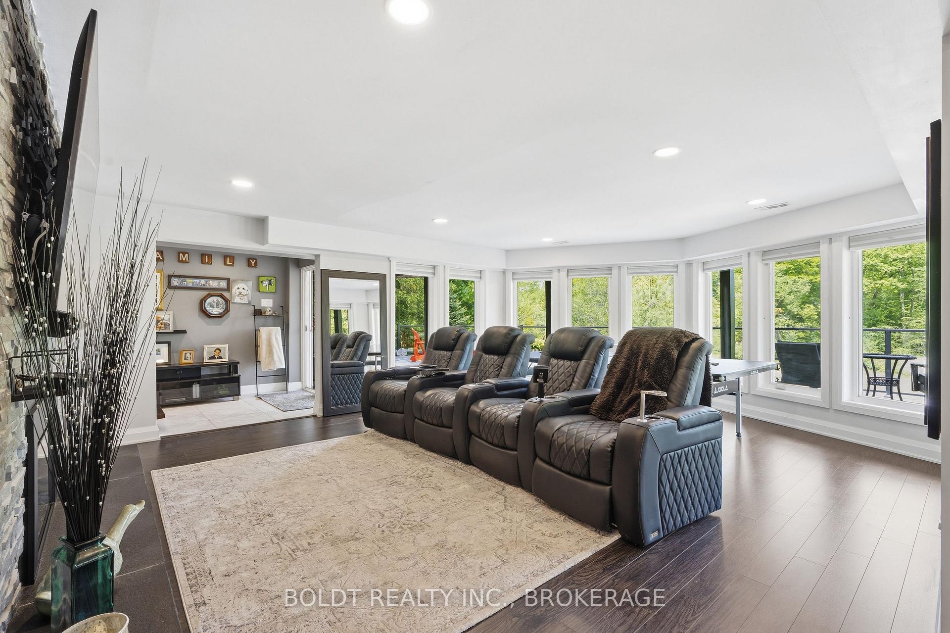 Photo 18 of 99 Donjon Boulevard, Norfolk, Port Dover — HOMEH