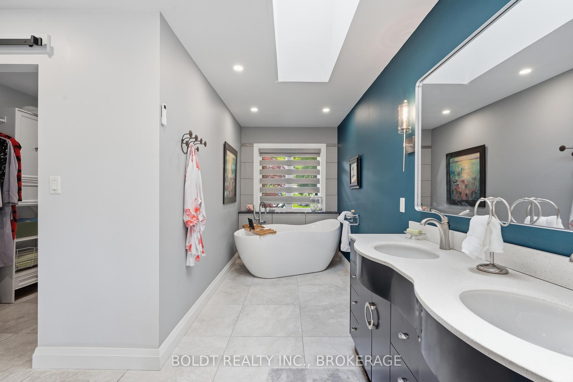 Photo 25 of 99 Donjon Boulevard, Norfolk, Port Dover — HOMEH