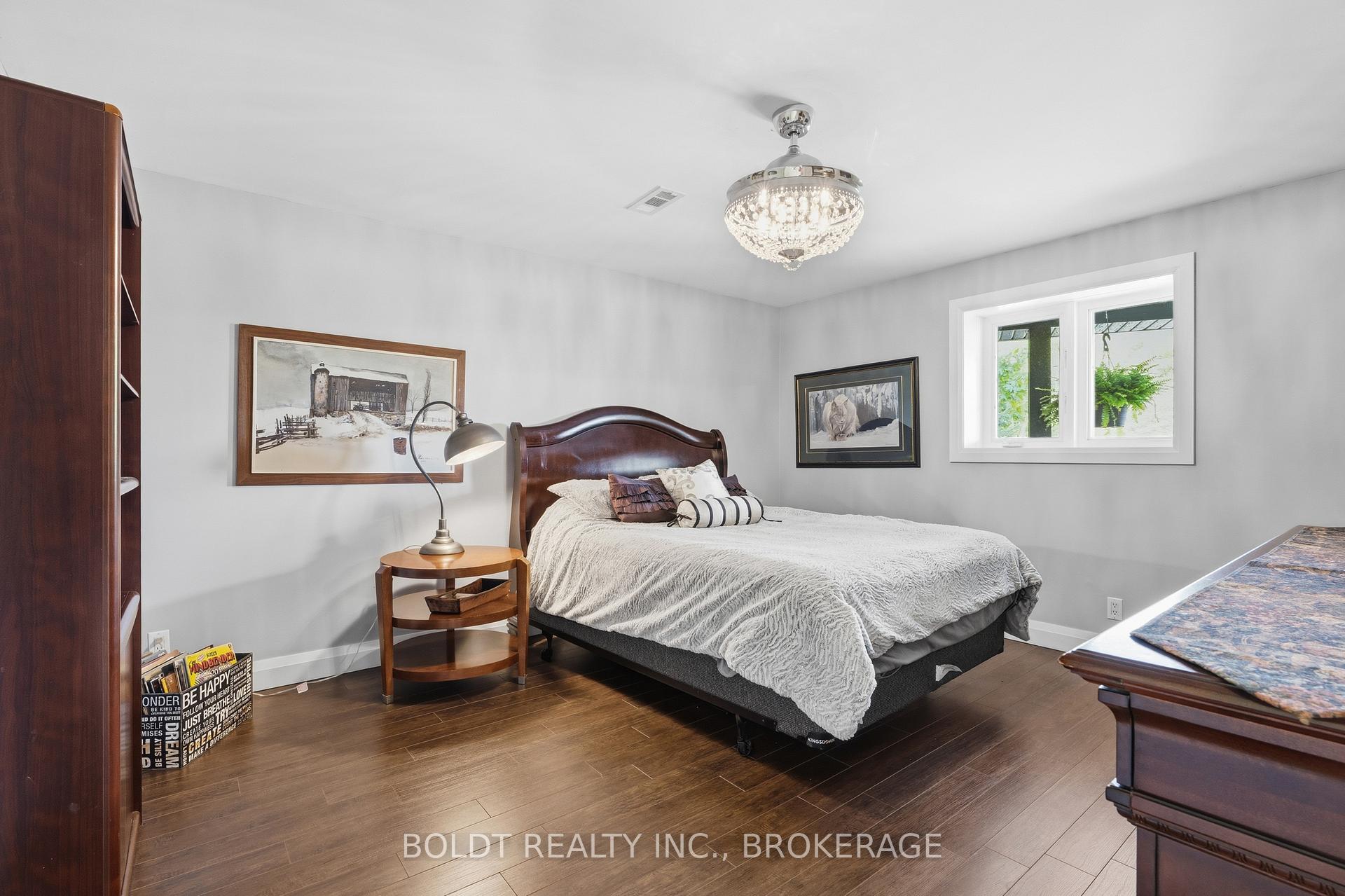 Photo 30 of 99 Donjon Boulevard, Norfolk, Port Dover — HOMEH
