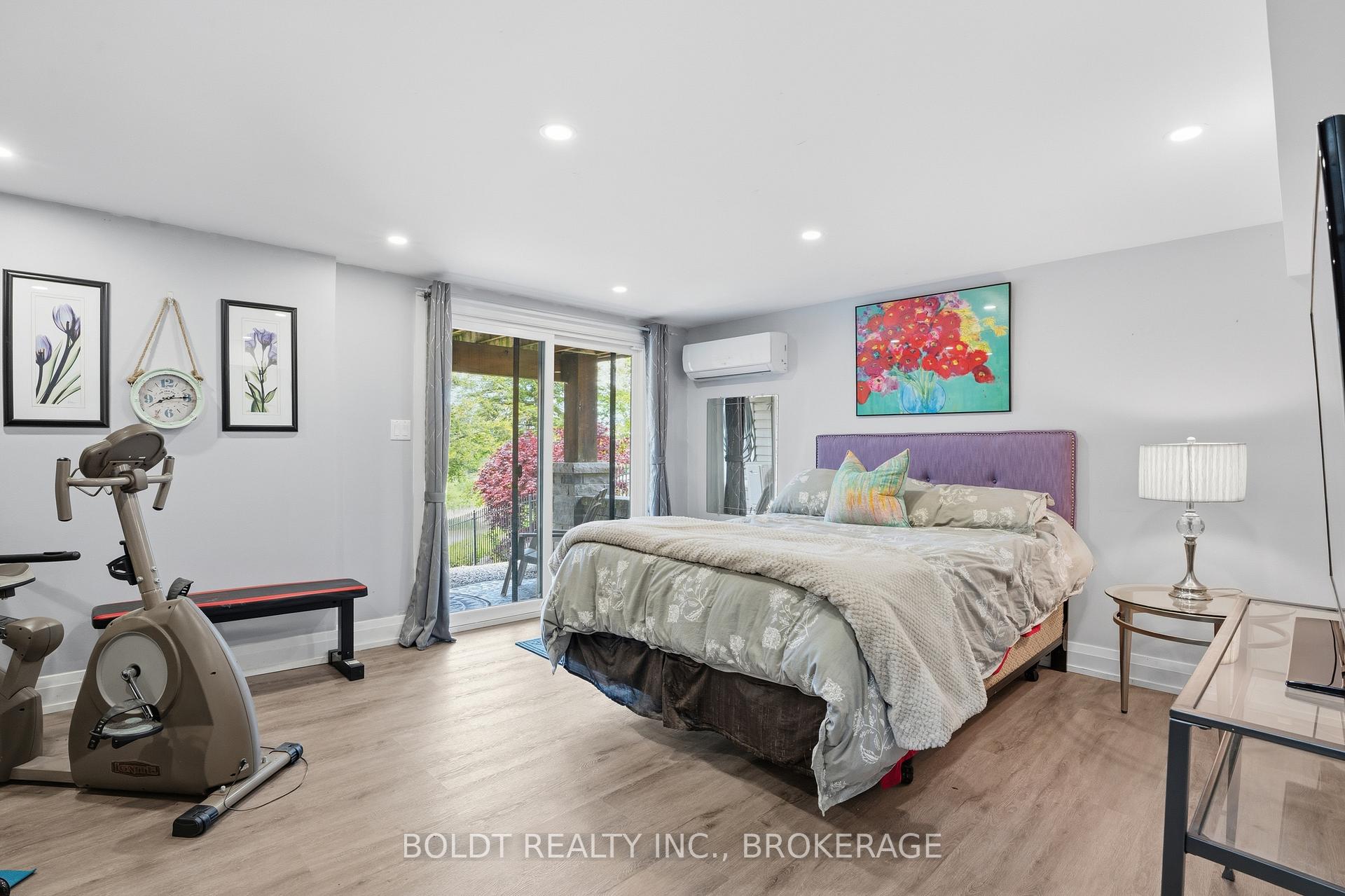 Photo 32 of 99 Donjon Boulevard, Norfolk, Port Dover — HOMEH