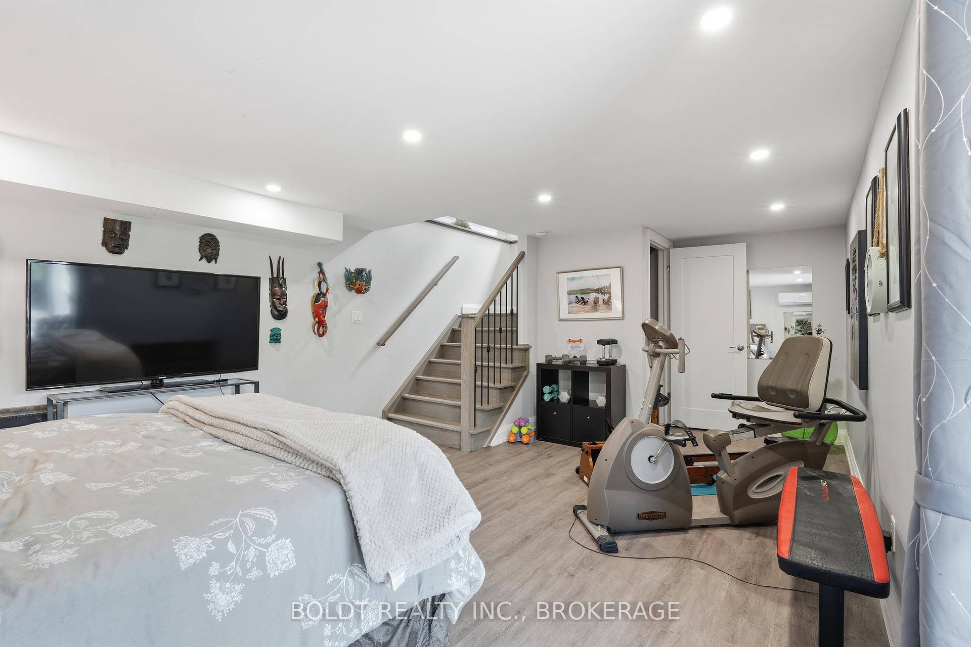 Photo 33 of 99 Donjon Boulevard, Norfolk, Port Dover — HOMEH