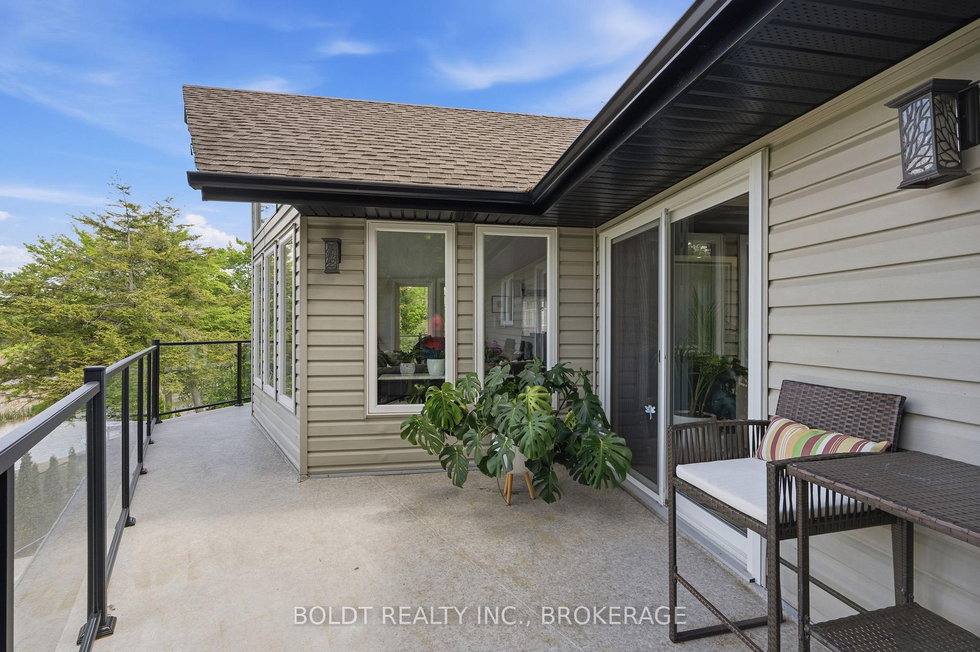 Photo 34 of 99 Donjon Boulevard, Norfolk, Port Dover — HOMEH