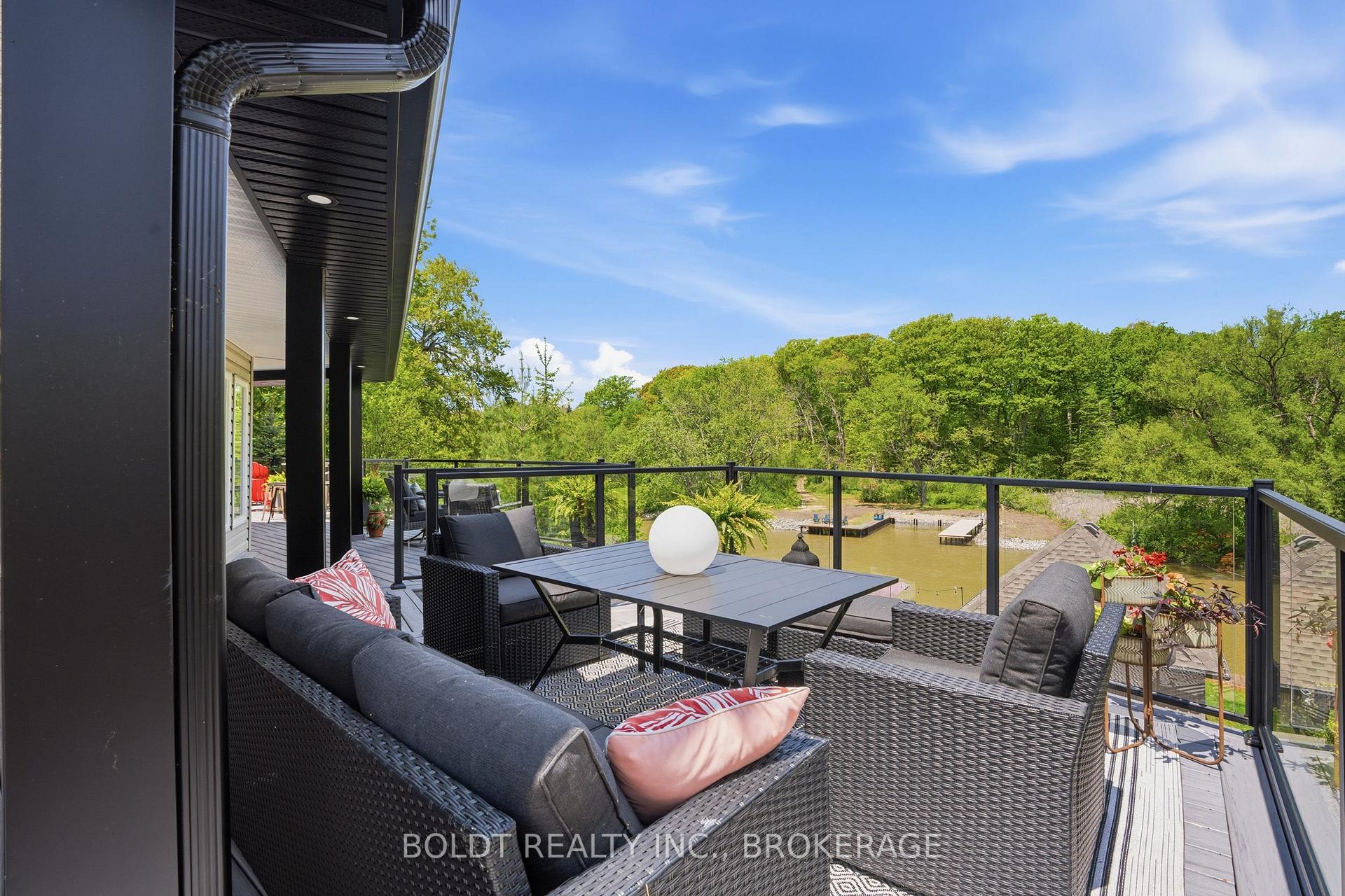 Photo 38 of 99 Donjon Boulevard, Norfolk, Port Dover — HOMEH