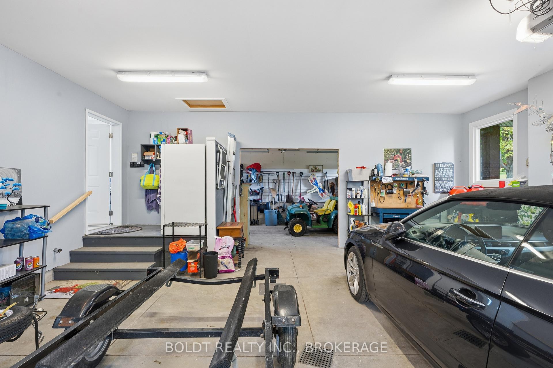 Photo 39 of 99 Donjon Boulevard, Norfolk, Port Dover — HOMEH