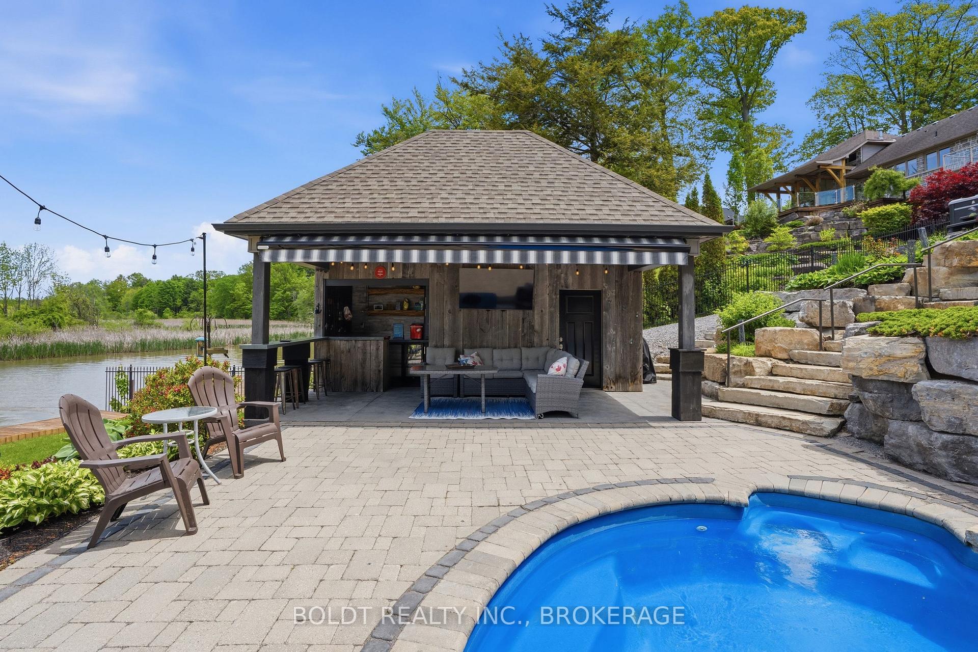 Photo 40 of 99 Donjon Boulevard, Norfolk, Port Dover — HOMEH