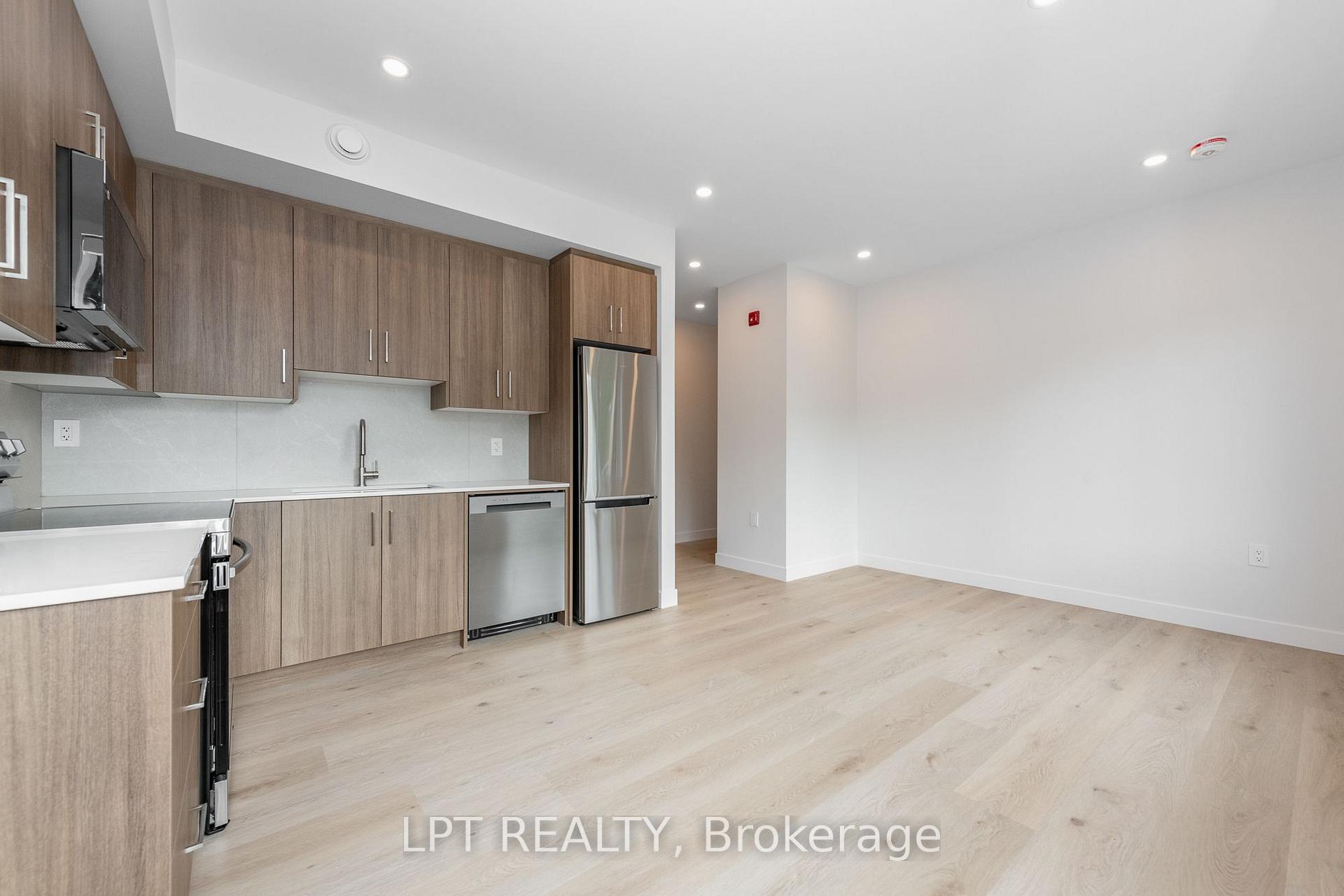 Photo 7 of Unit 3, 249 Columbus Avenue, Ottawa, Overbrook/Castle Heights — HOMEH