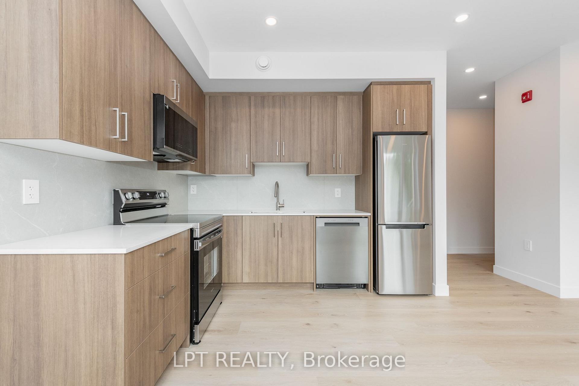 Photo 8 of Unit 3, 249 Columbus Avenue, Ottawa, Overbrook/Castle Heights — HOMEH