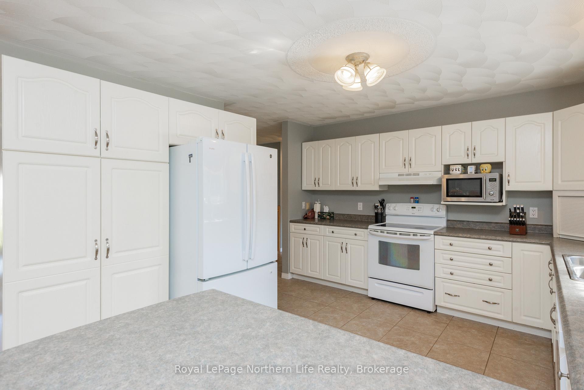 Photo 13 of 68 Chenier Road, Mattawa — HOMEH