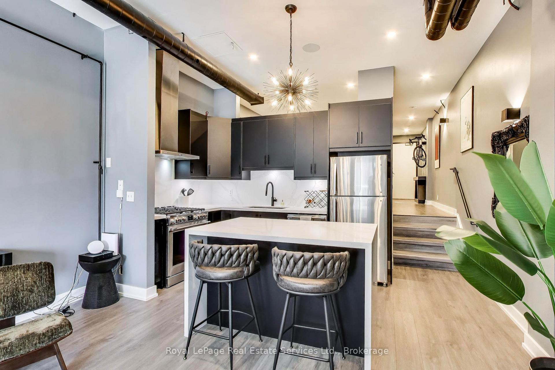 Photo 6 of Unit 202, 766 King Street W, Toronto, Niagara — HOMEH