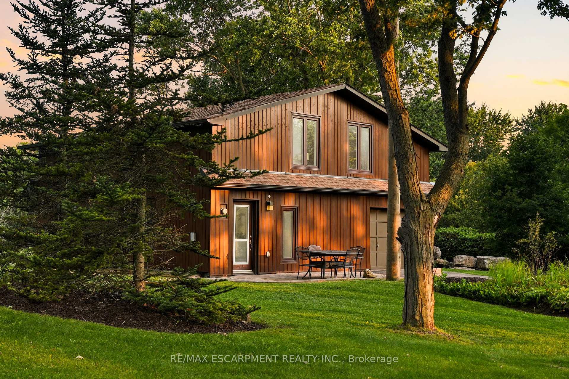 Photo 8 of 1400 1 Side Road, Burlington, Rural Burlington — HOMEH