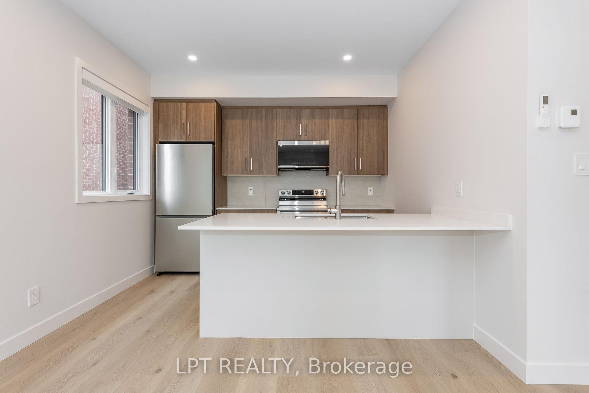 Photo 2 of Unit 4, 249 Columbus Avenue, Ottawa, Overbrook/Castle Heights — HOMEH