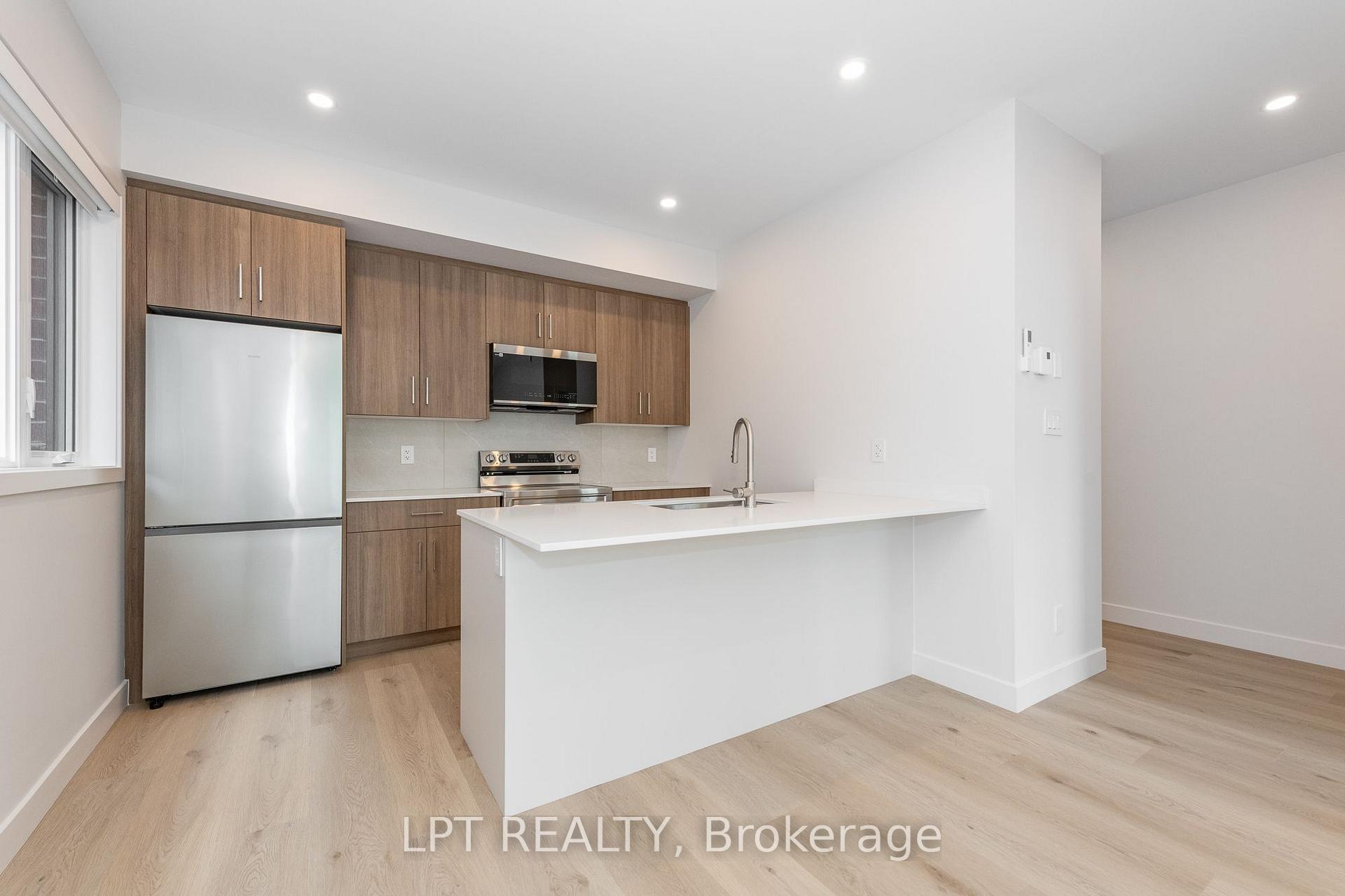Photo 8 of Unit 4, 249 Columbus Avenue, Ottawa, Overbrook/Castle Heights — HOMEH