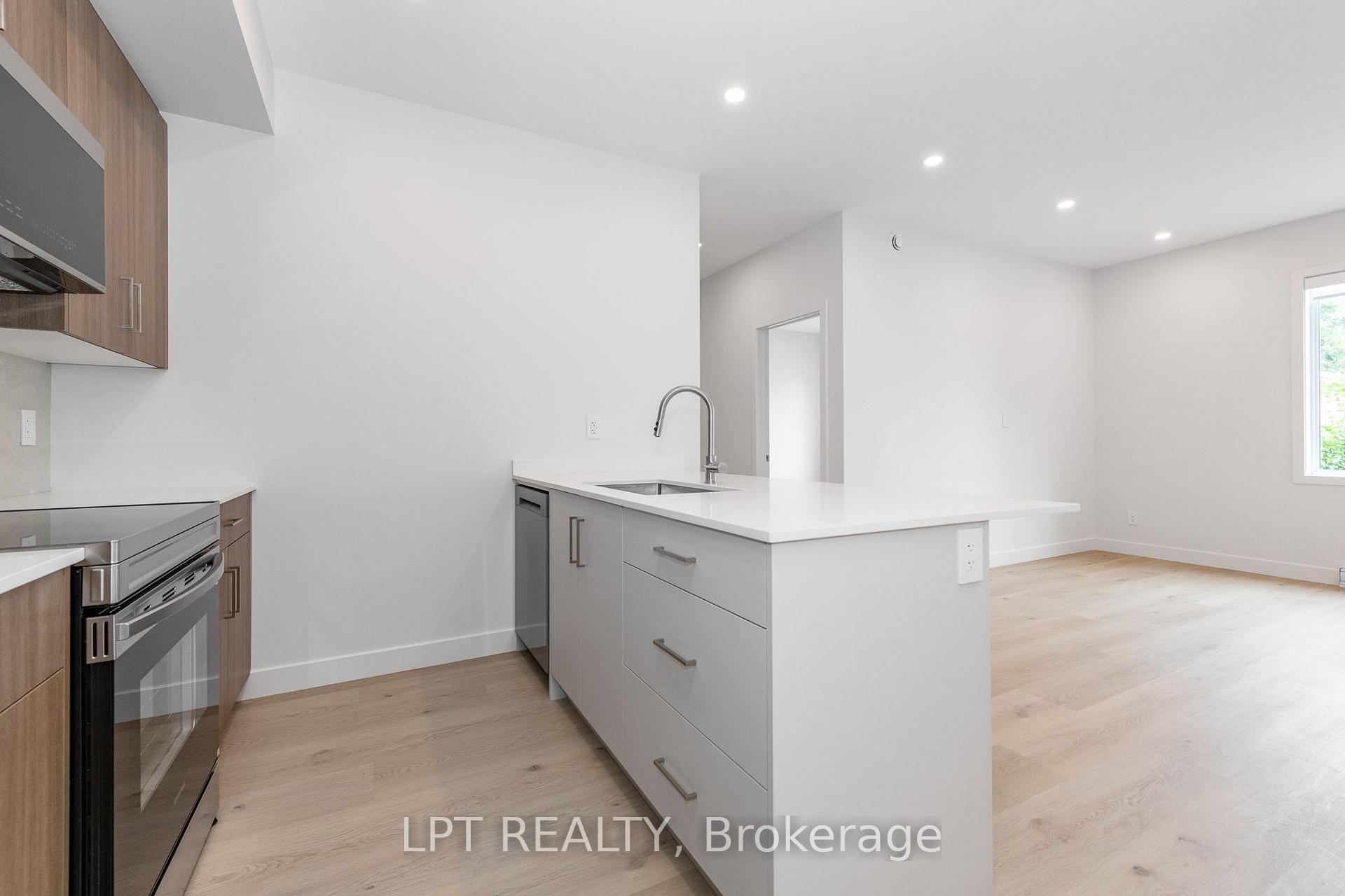 Photo 9 of Unit 4, 249 Columbus Avenue, Ottawa, Overbrook/Castle Heights — HOMEH