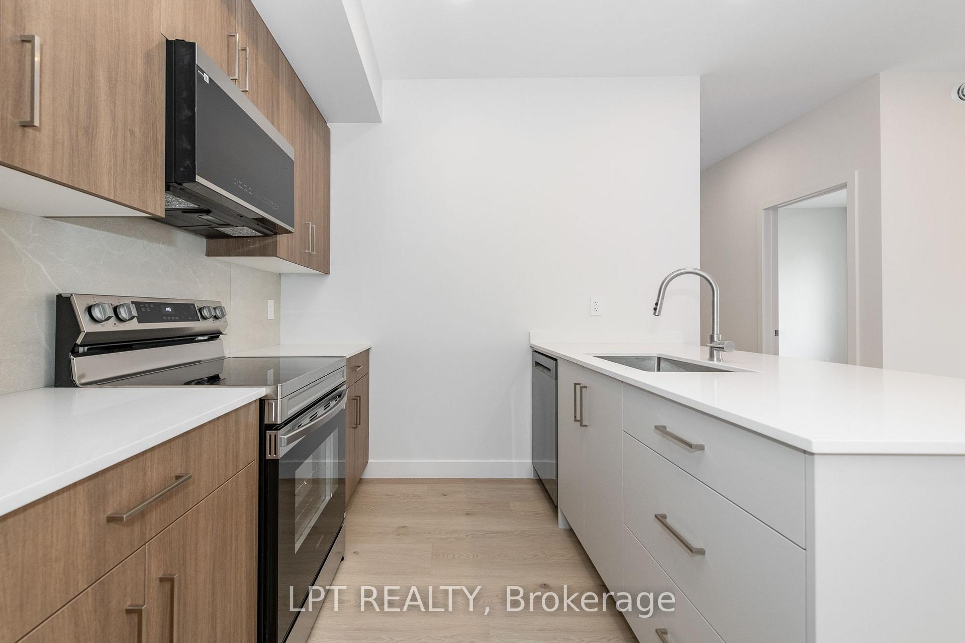 Photo 10 of Unit 4, 249 Columbus Avenue, Ottawa, Overbrook/Castle Heights — HOMEH