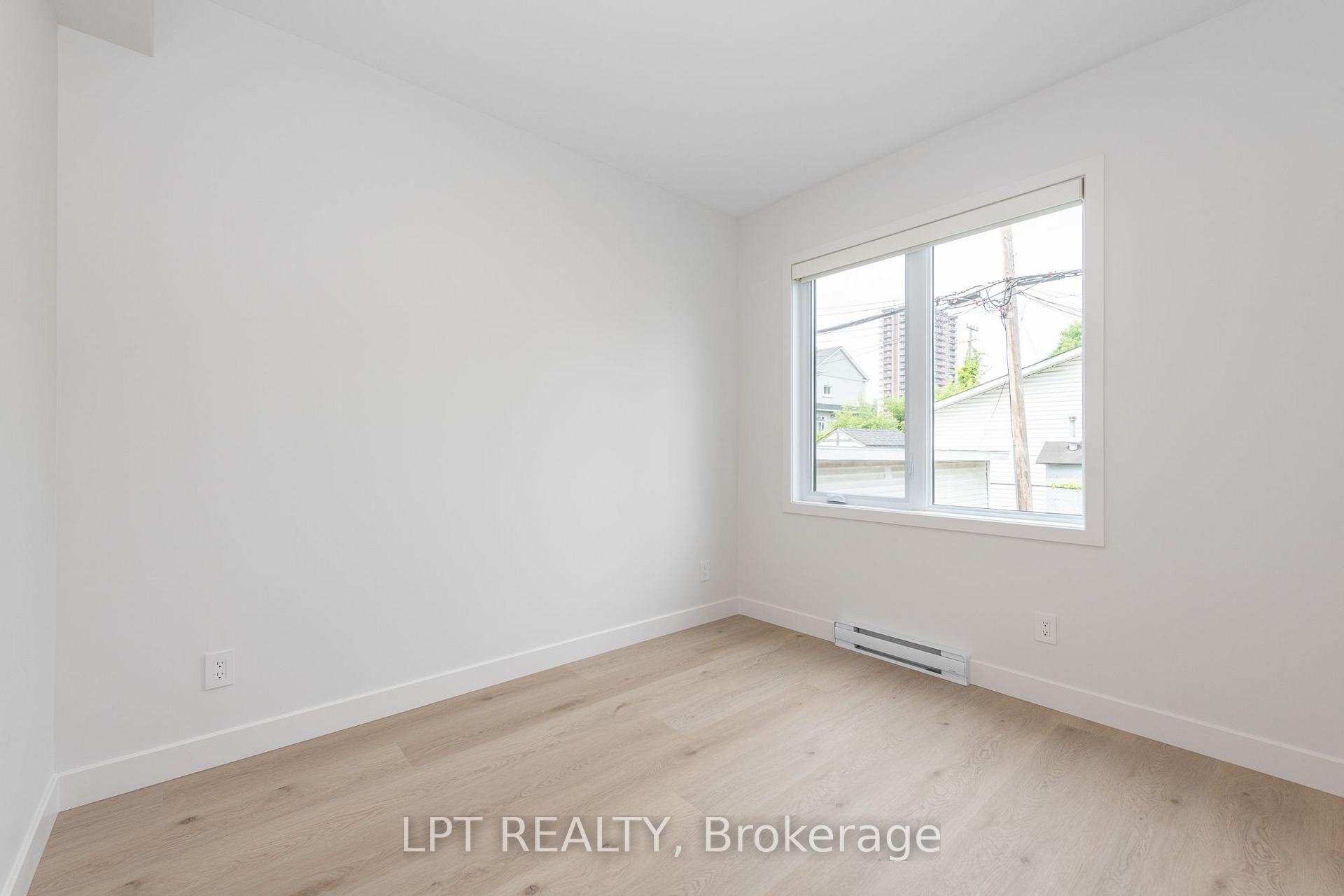 Photo 11 of Unit 4, 249 Columbus Avenue, Ottawa, Overbrook/Castle Heights — HOMEH