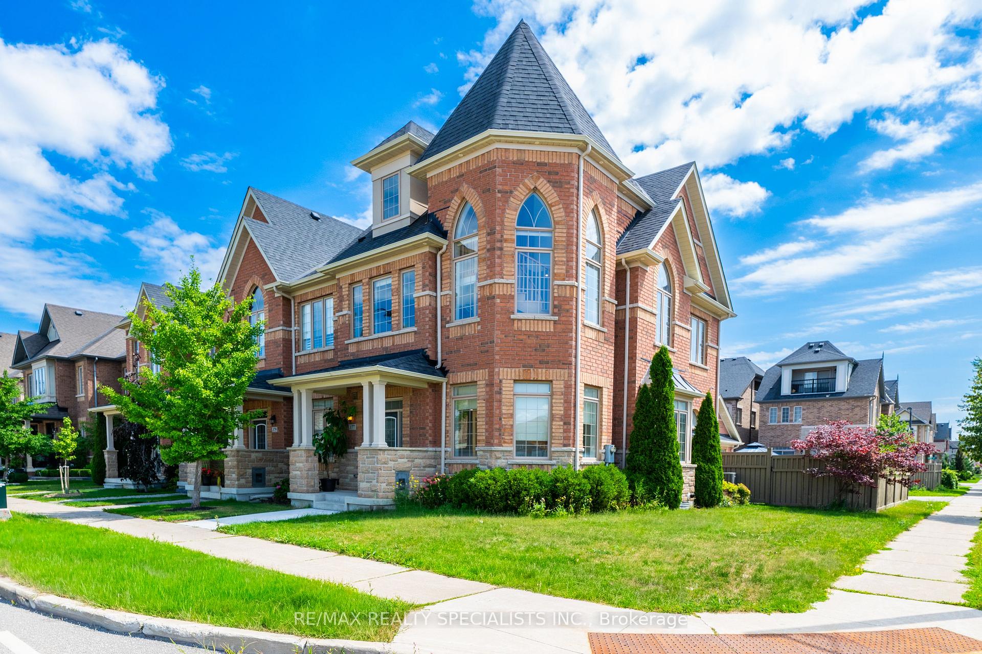 Photo 2 of 177 East's Corners Boulevard, Vaughan, Kleinburg — HOMEH