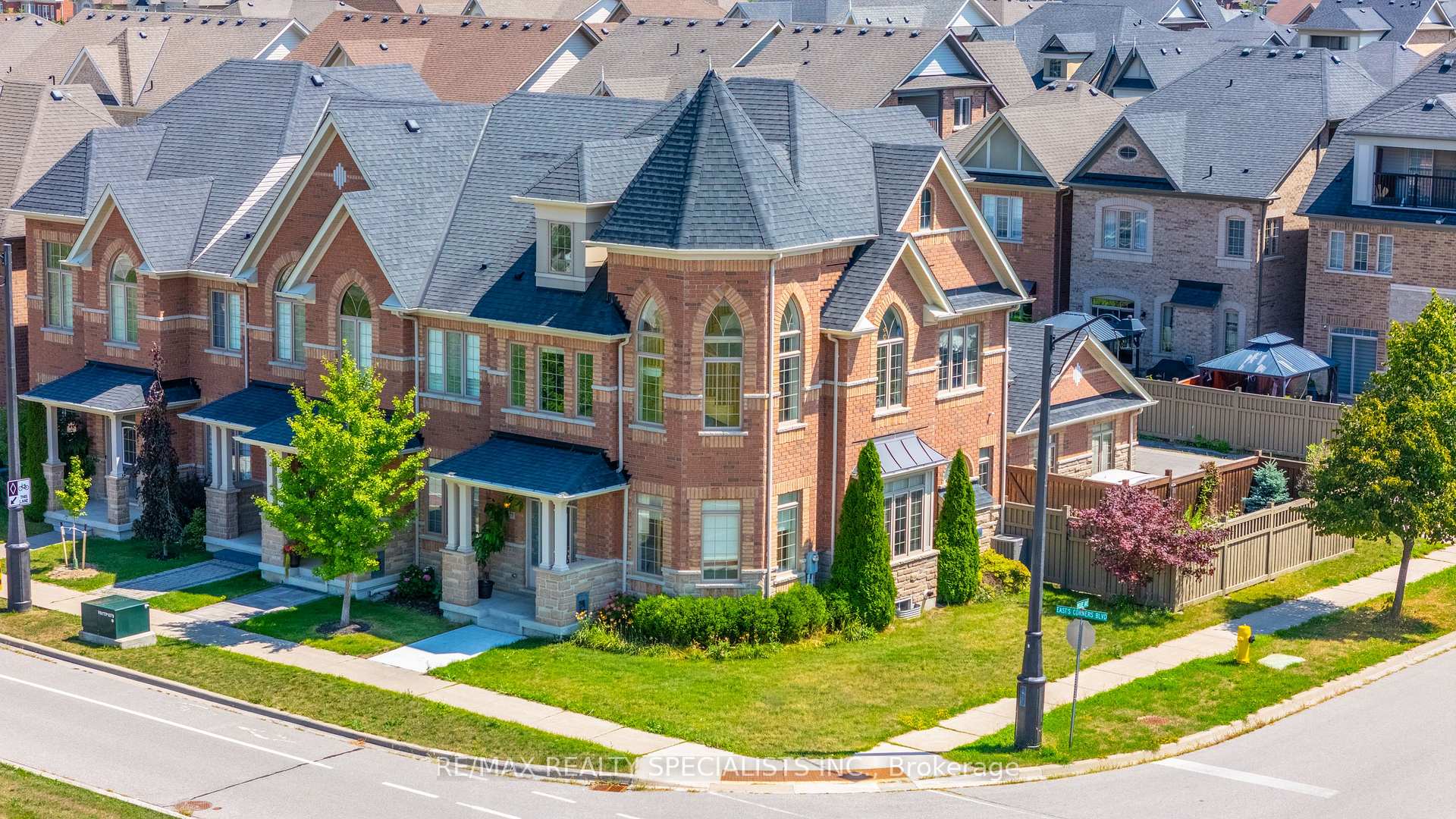 Photo 3 of 177 East's Corners Boulevard, Vaughan, Kleinburg — HOMEH