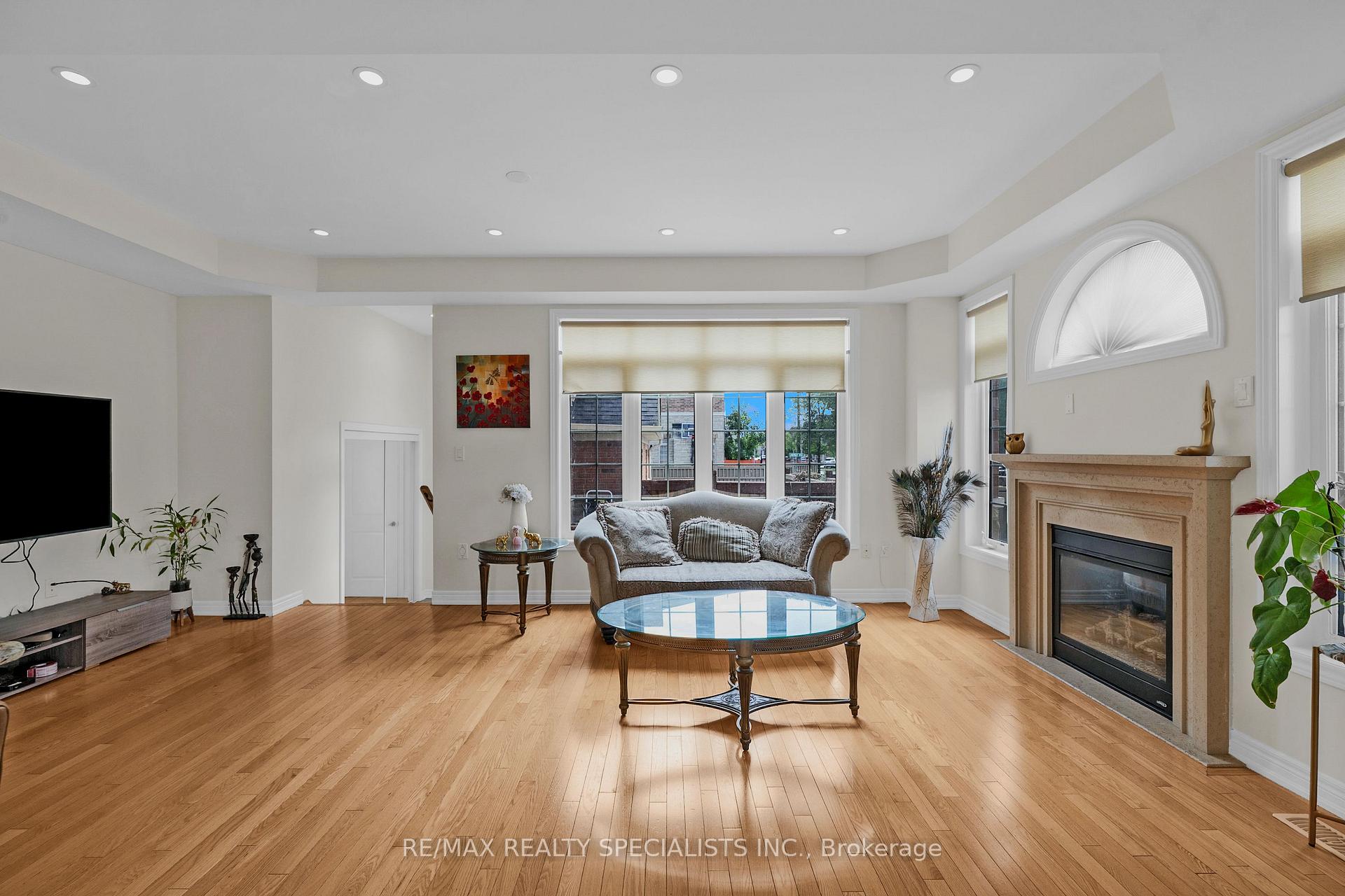 Photo 10 of 177 East's Corners Boulevard, Vaughan, Kleinburg — HOMEH