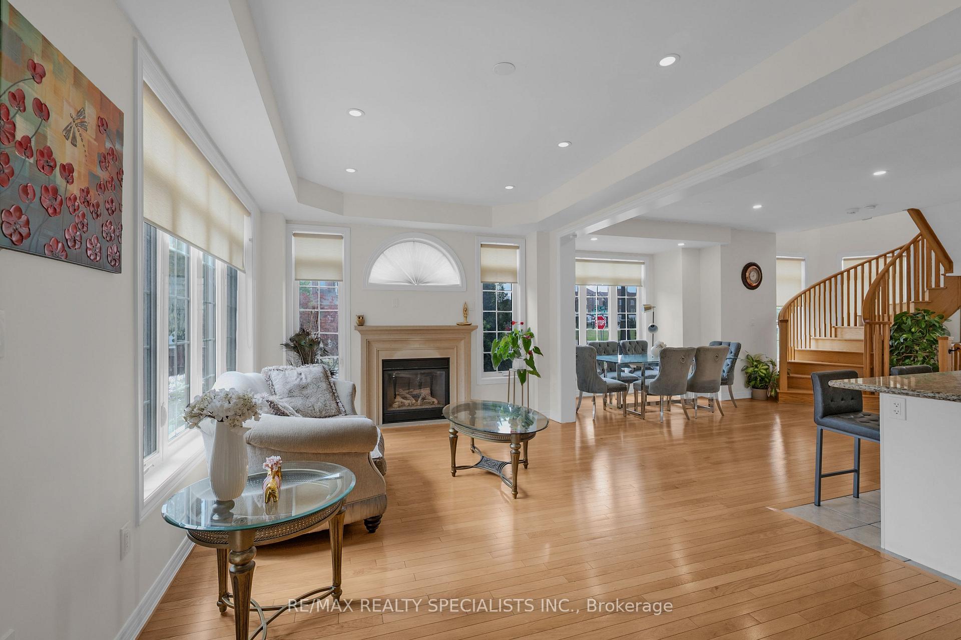 Photo 11 of 177 East's Corners Boulevard, Vaughan, Kleinburg — HOMEH