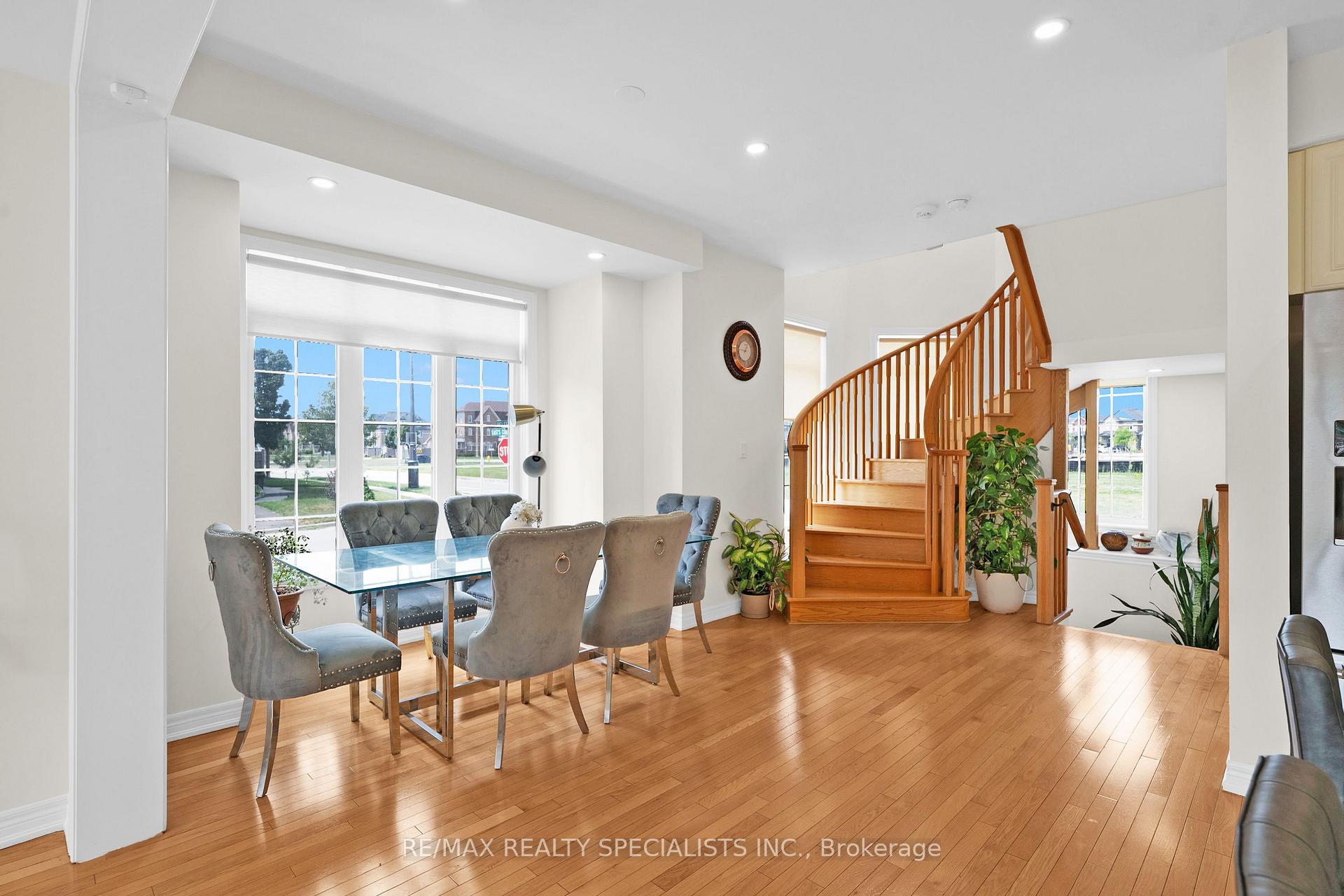 Photo 13 of 177 East's Corners Boulevard, Vaughan, Kleinburg — HOMEH