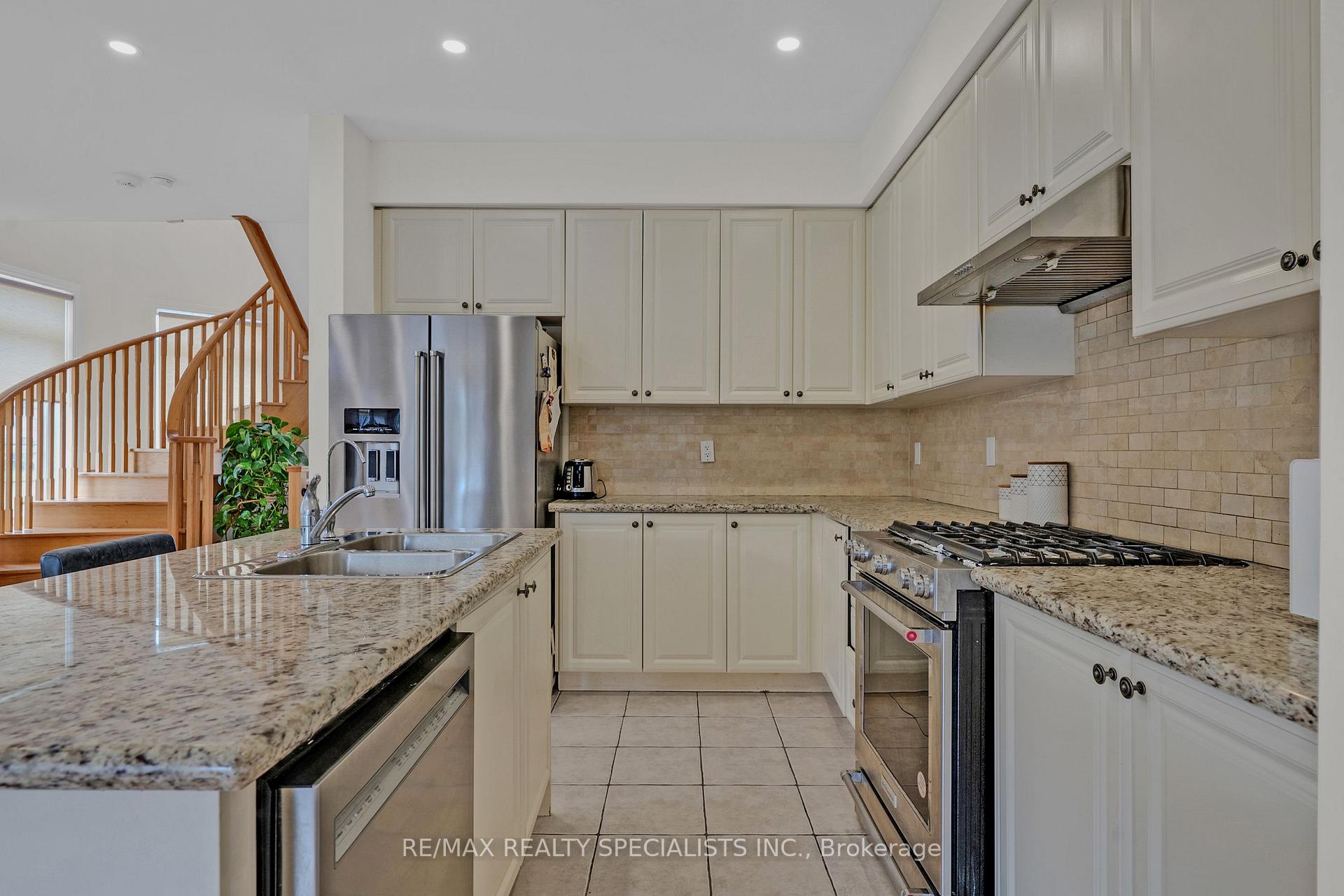 Photo 16 of 177 East's Corners Boulevard, Vaughan, Kleinburg — HOMEH