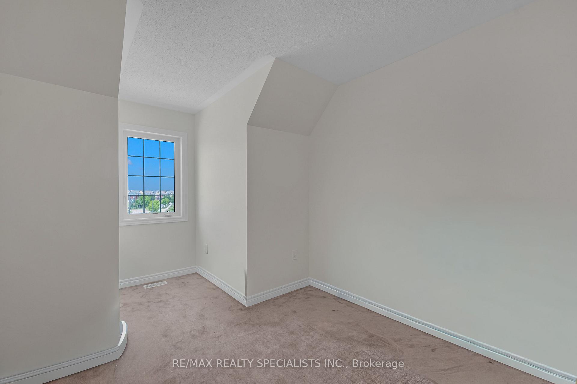 Photo 32 of 177 East's Corners Boulevard, Vaughan, Kleinburg — HOMEH
