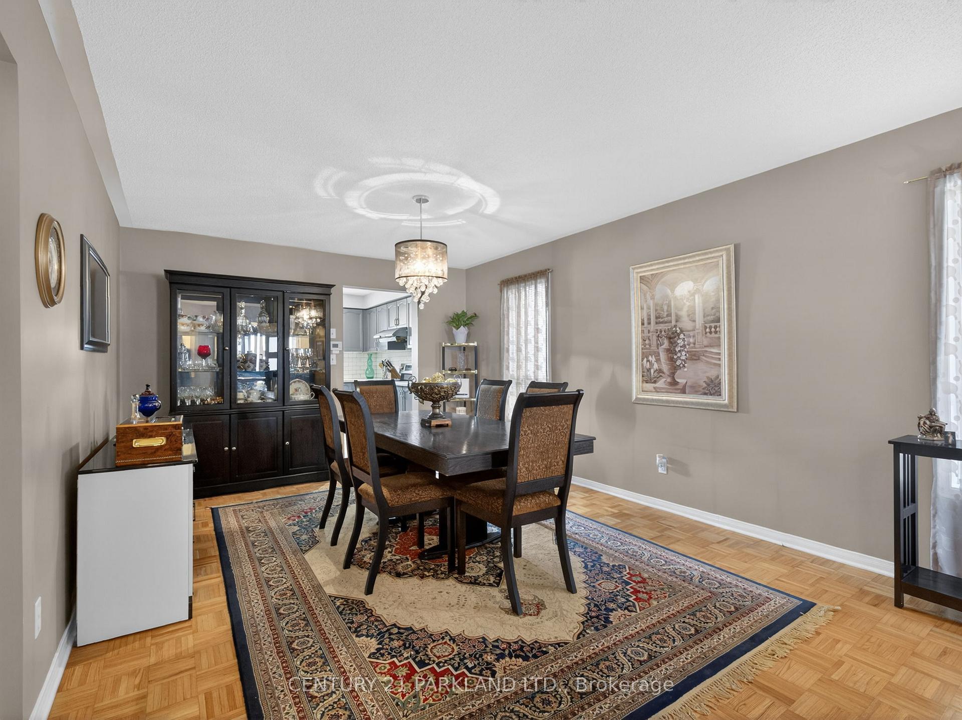 Photo 7 of 181 Purcell Crescent, Vaughan, Maple — HOMEH