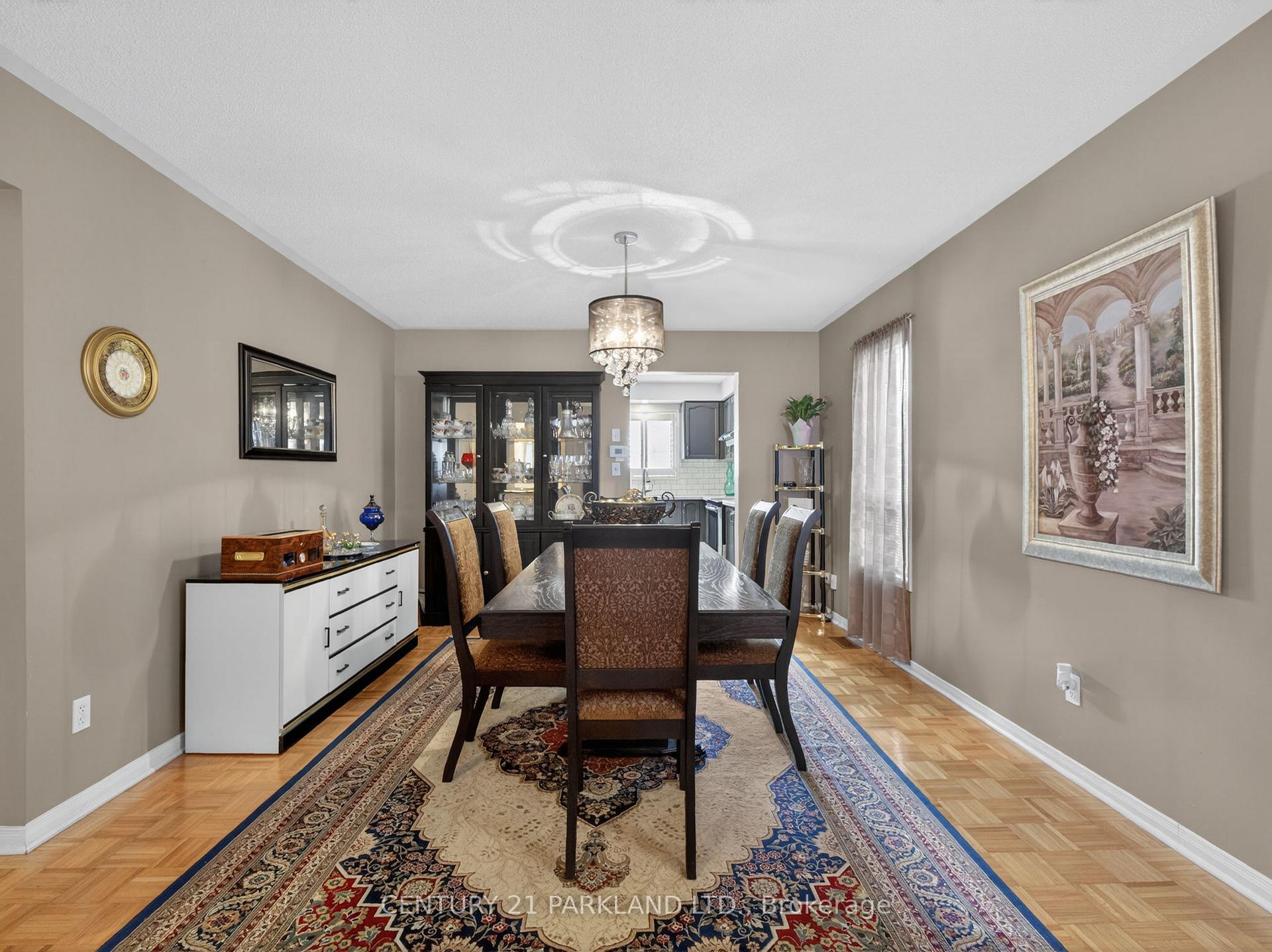 Photo 8 of 181 Purcell Crescent, Vaughan, Maple — HOMEH