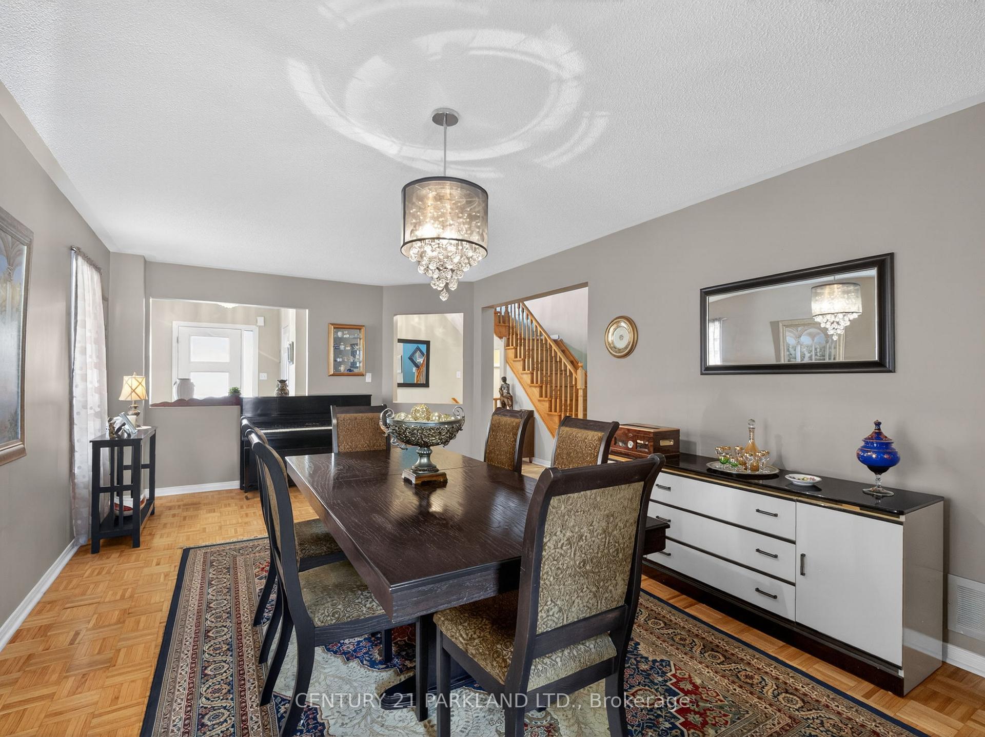 Photo 10 of 181 Purcell Crescent, Vaughan, Maple — HOMEH