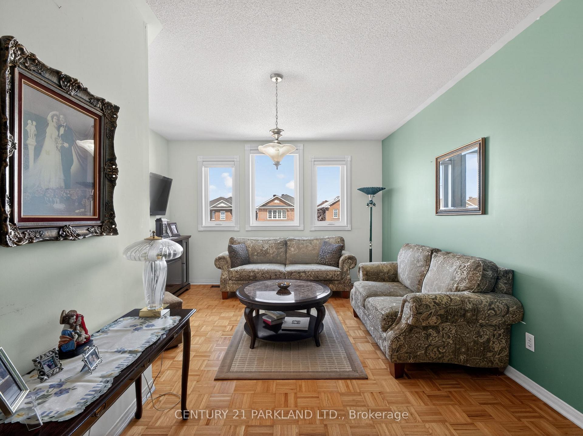 Photo 22 of 181 Purcell Crescent, Vaughan, Maple — HOMEH